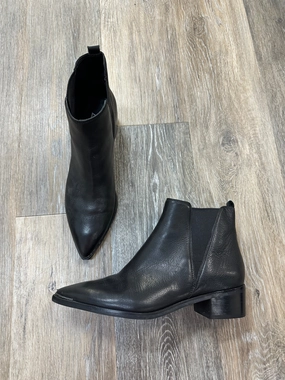 Boots Ankle Flats By Marc Fisher In Black, Size: 7.5 Marc Fisher fashion shoes with block heels