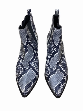 Boots Ankle Flats By Marc Fisher In Snakeskin Print, Size: 8 Marc Fisher fashion shoes with block heels