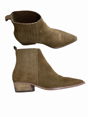 Boots Ankle Flats By Marc Fisher In Tan, Size: 6 Marc Fisher fashion shoes with block heels