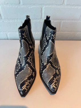 BOOTS ANKLE FLATS MARC FISHER in SNAKESKIN PRINT, Size: 5.5 Marc Fisher fashion shoes with block heels