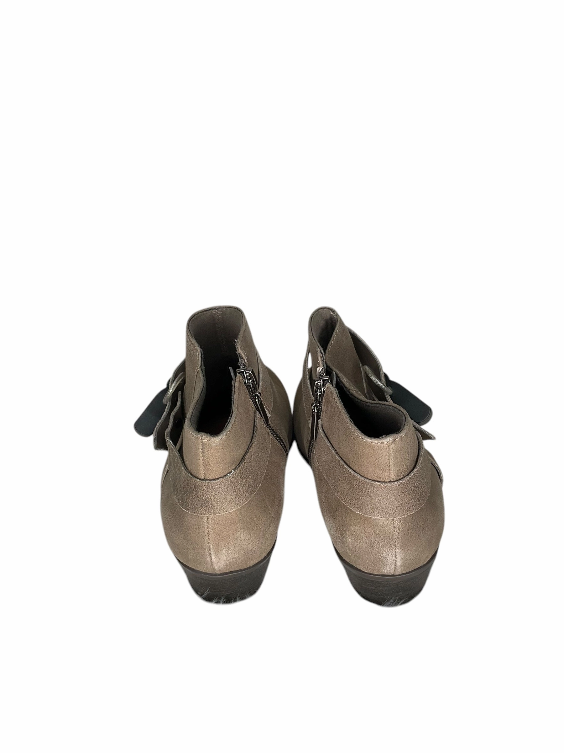 Boots Ankle Heels By Clarks In Beige, Size: 7.5 Leather Footwear