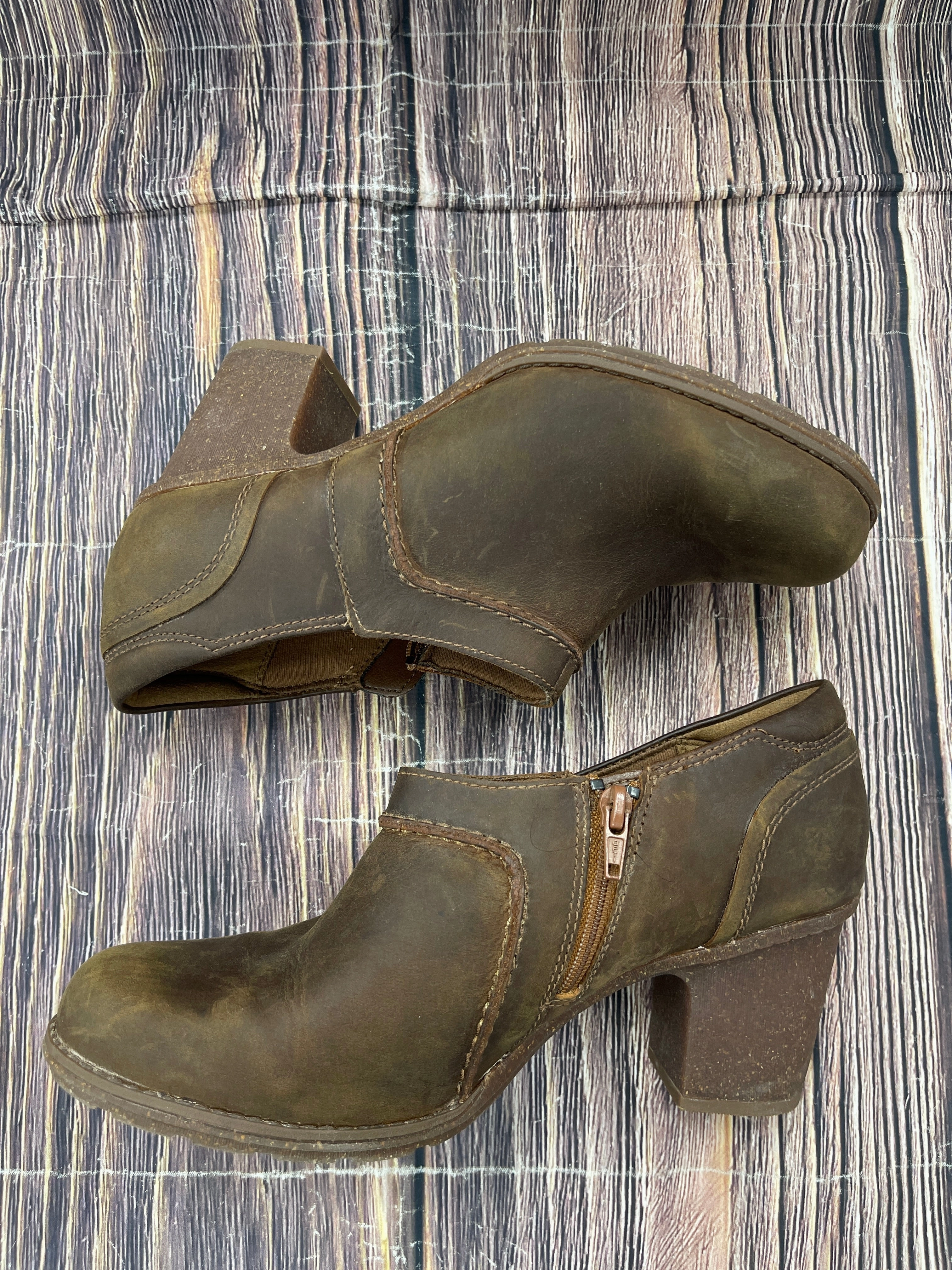 Boots Ankle Heels By Clarks In Brown, Size: 10 Leather Footwear