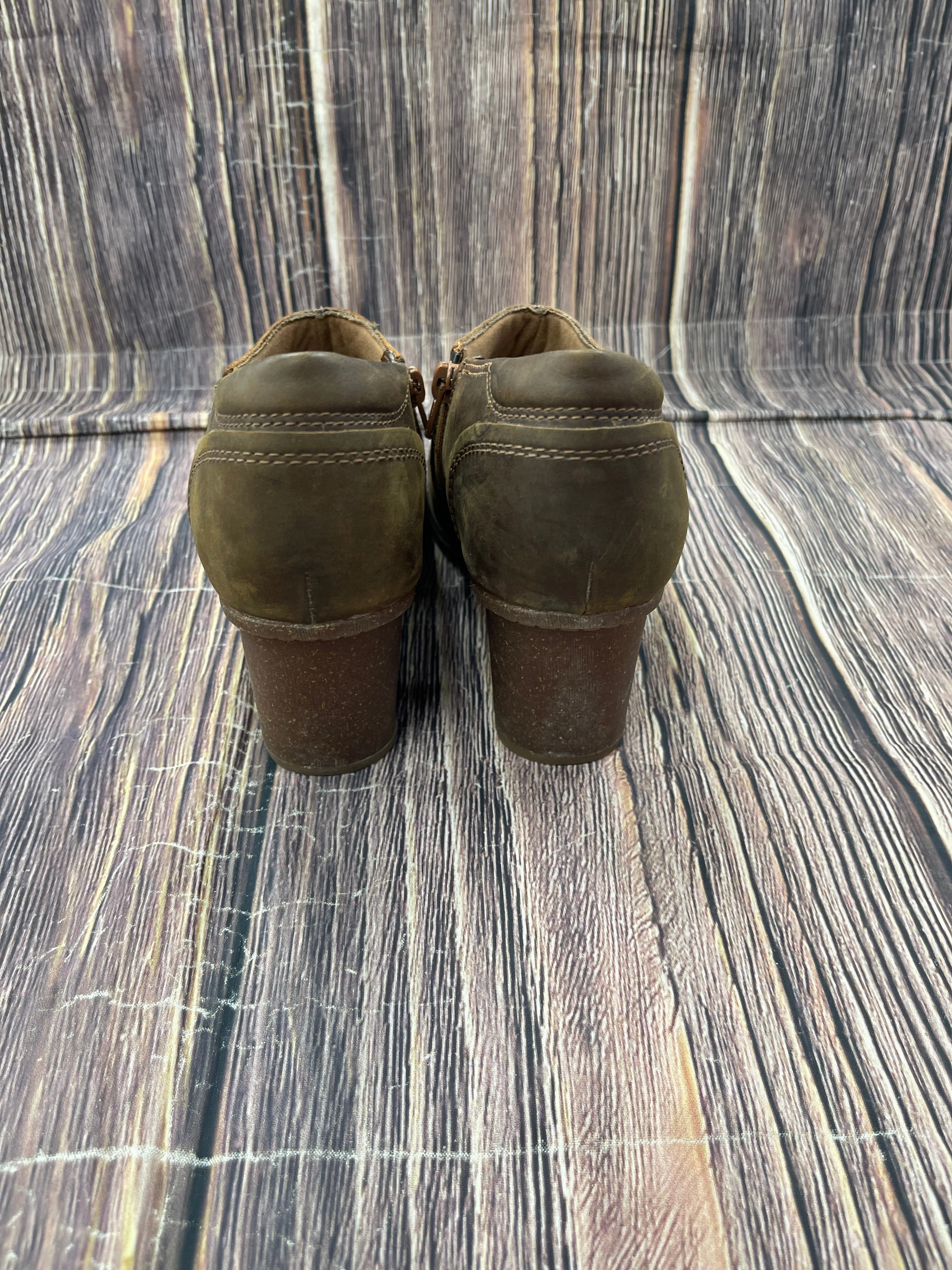 Boots Ankle Heels By Clarks In Brown, Size: 10 Leather Footwear