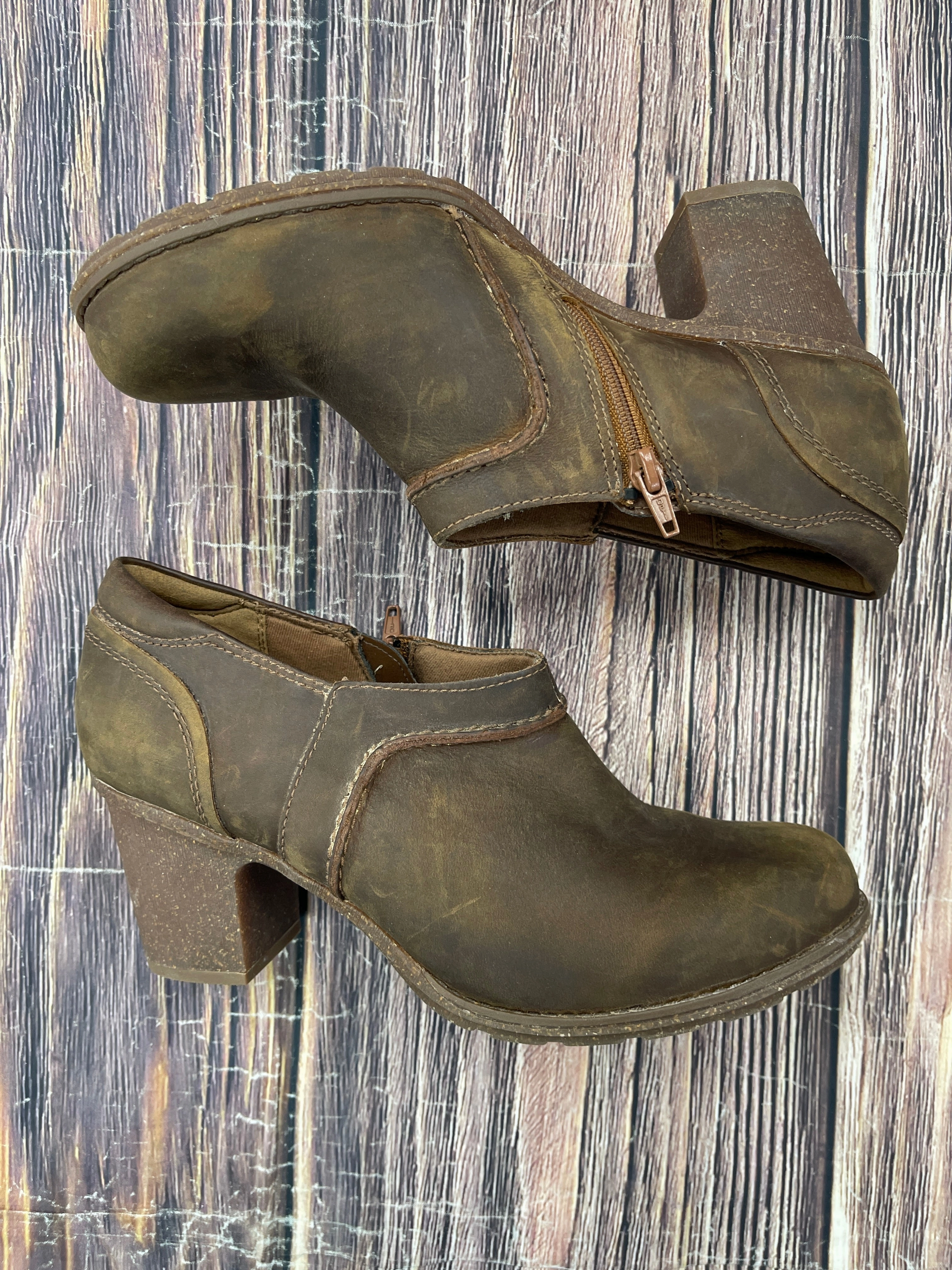 Boots Ankle Heels By Clarks In Brown, Size: 10 Leather Footwear