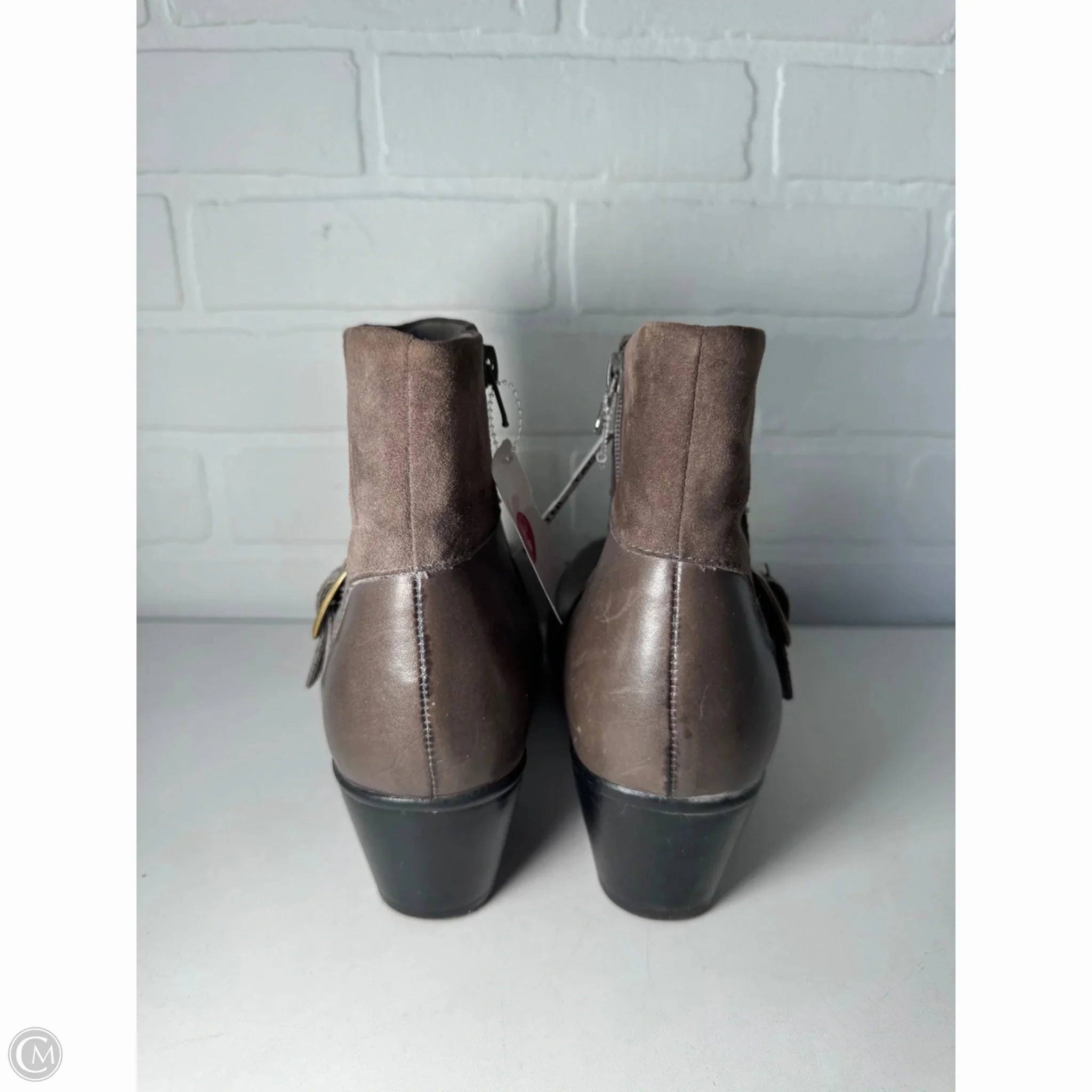 Boots Ankle Heels By Clarks In Grey, Size: 9 Leather Footwear