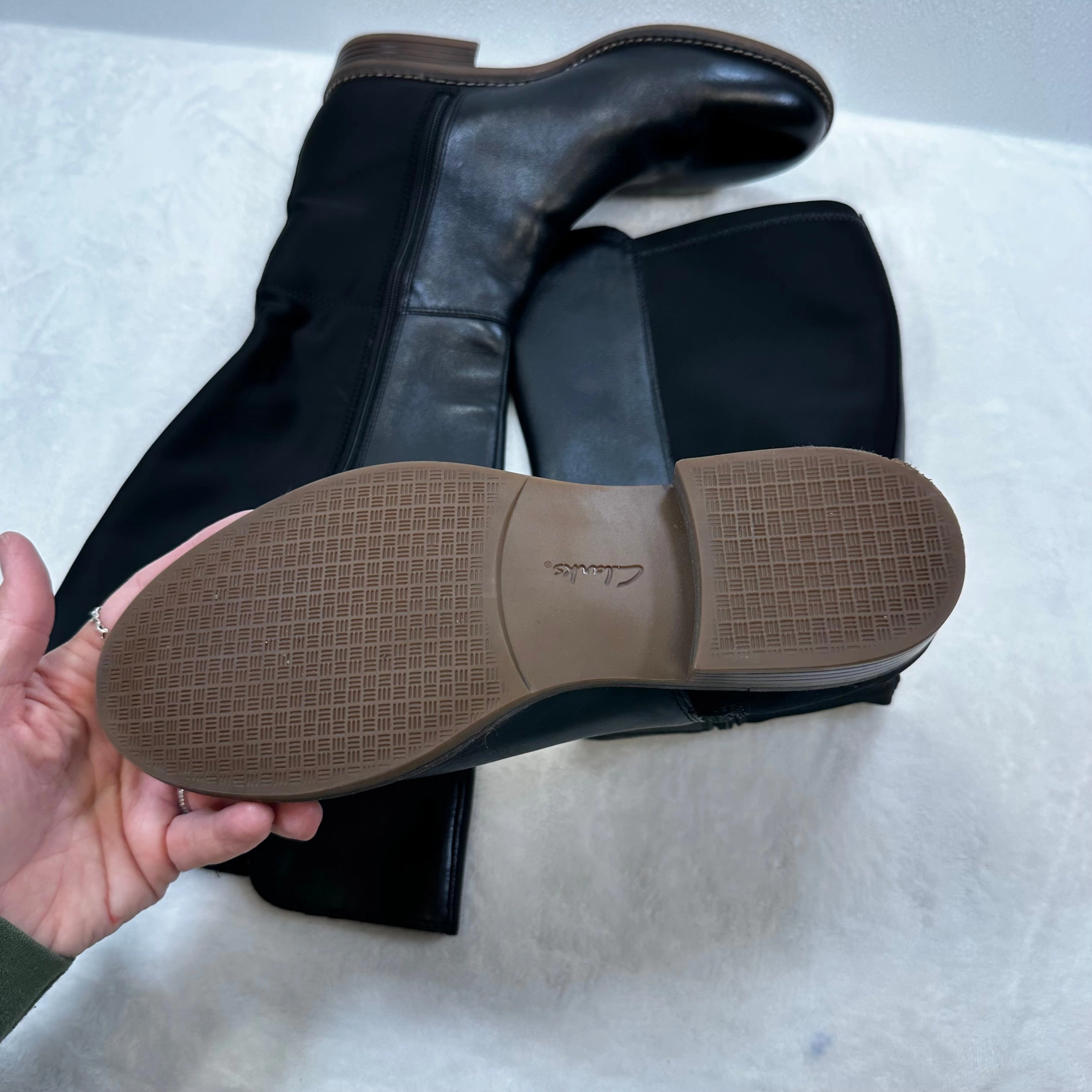 Boots Knee Flats By Clarks In Black, Size: 6 Leather Footwear