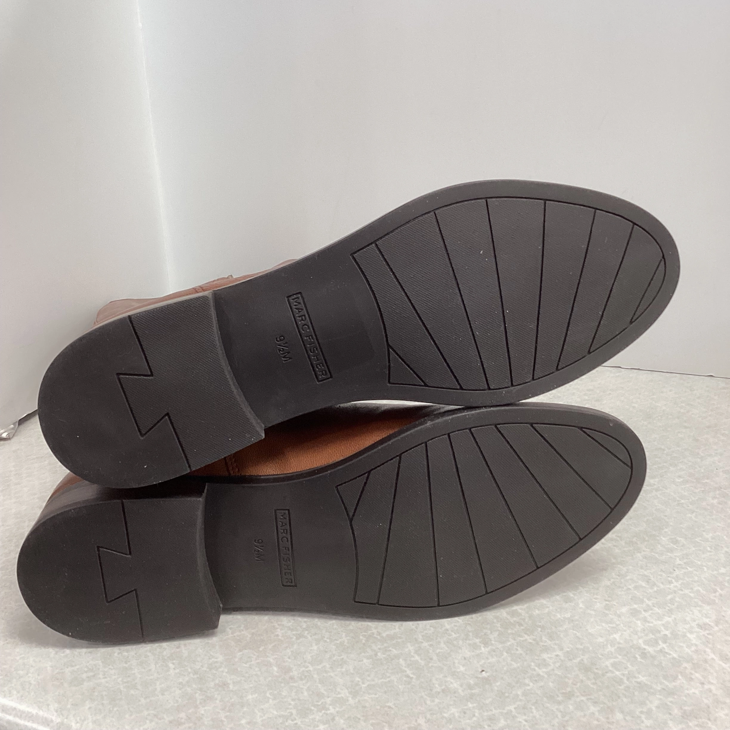 Boots Knee Flats By Marc Fisher In Brown, Size: 9.5 Fashion Heels
