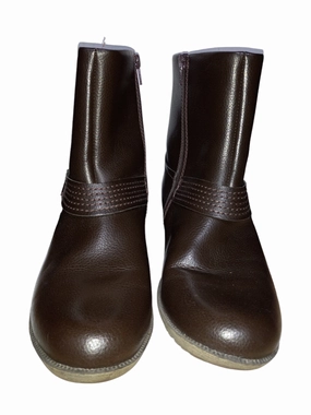 Brown Boots Ankle Flats Clarks, Size 9.5 Clarks leather shoes for daily wear
