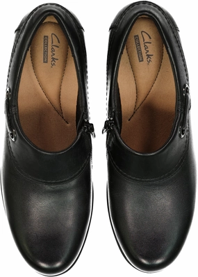 CLARKS-BOOTS ANKLE HEELS Size 9 Clarks leather shoes for daily wear