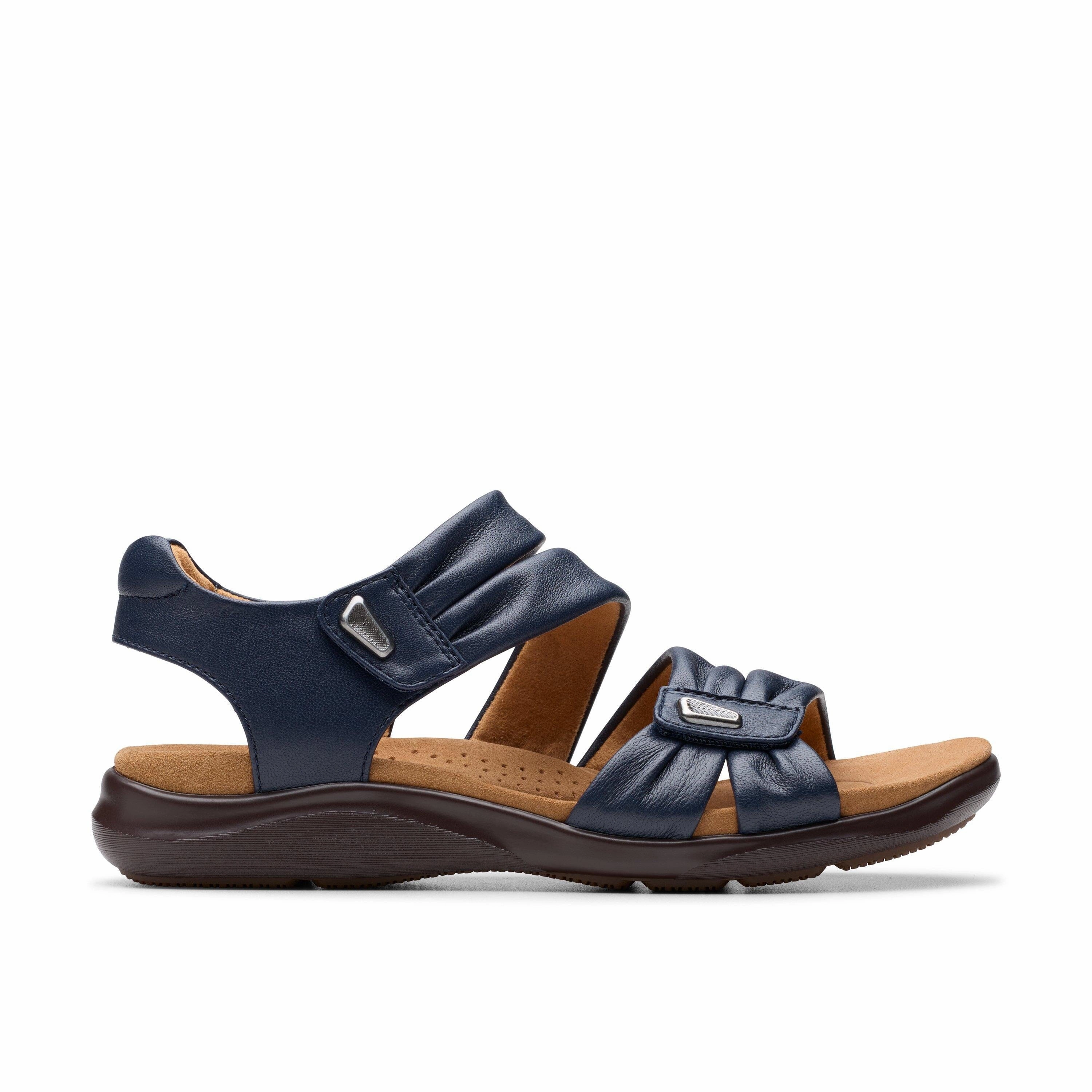 CLARKS KITLY AVE MEDIUM AND WIDE Clarks classic leather shoes