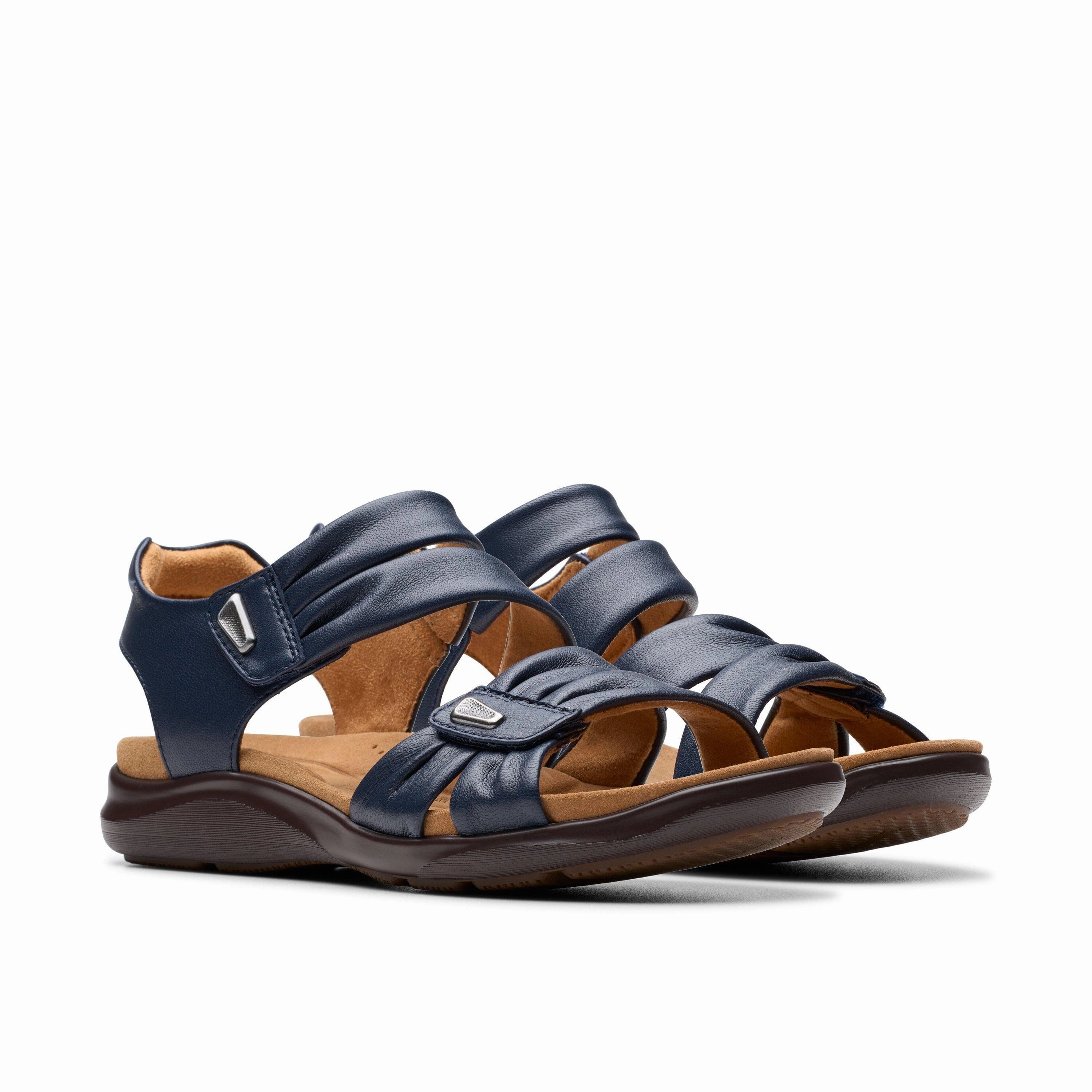 CLARKS KITLY AVE MEDIUM AND WIDE Clarks classic leather shoes