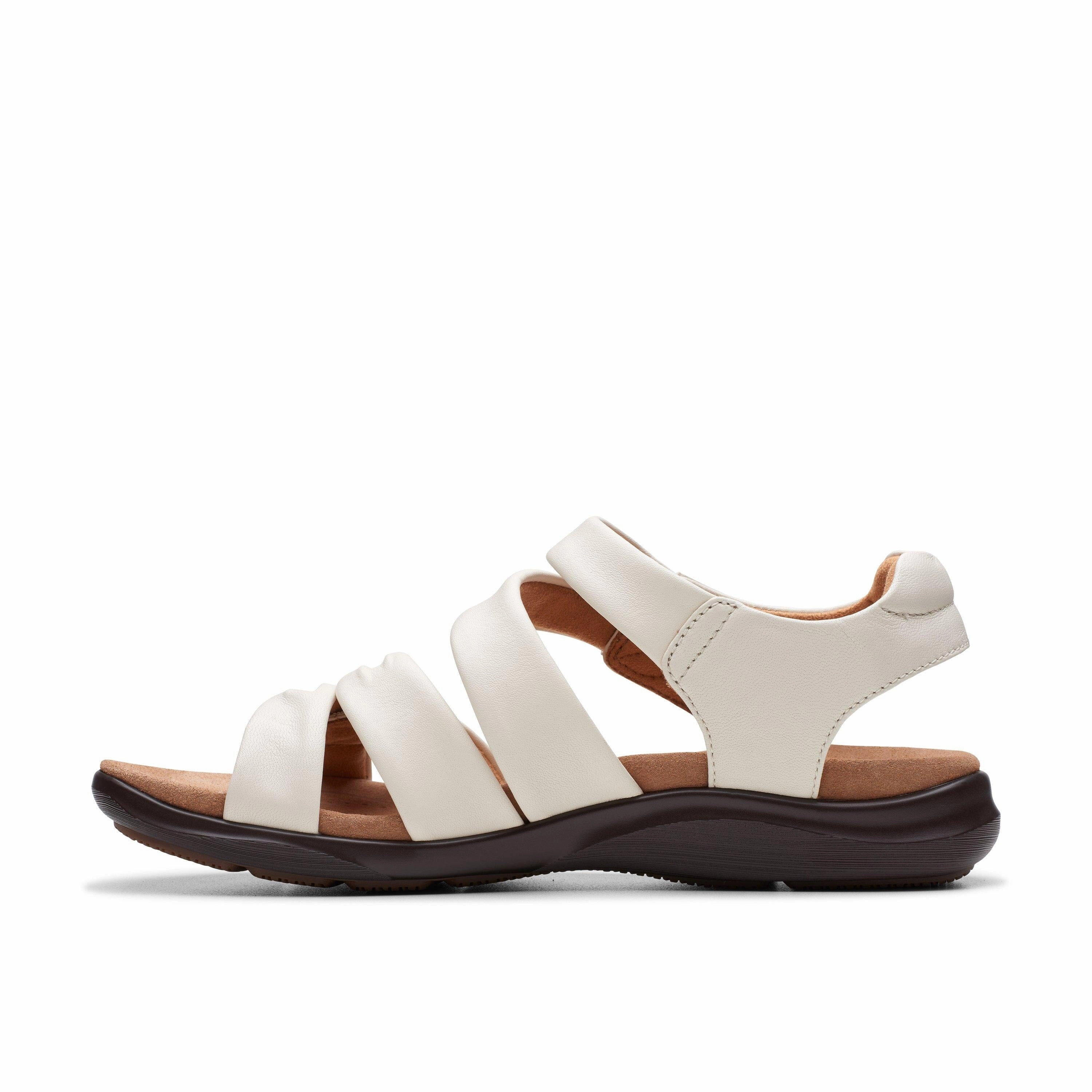 CLARKS KITLY AVE MEDIUM AND WIDE Clarks classic leather shoes