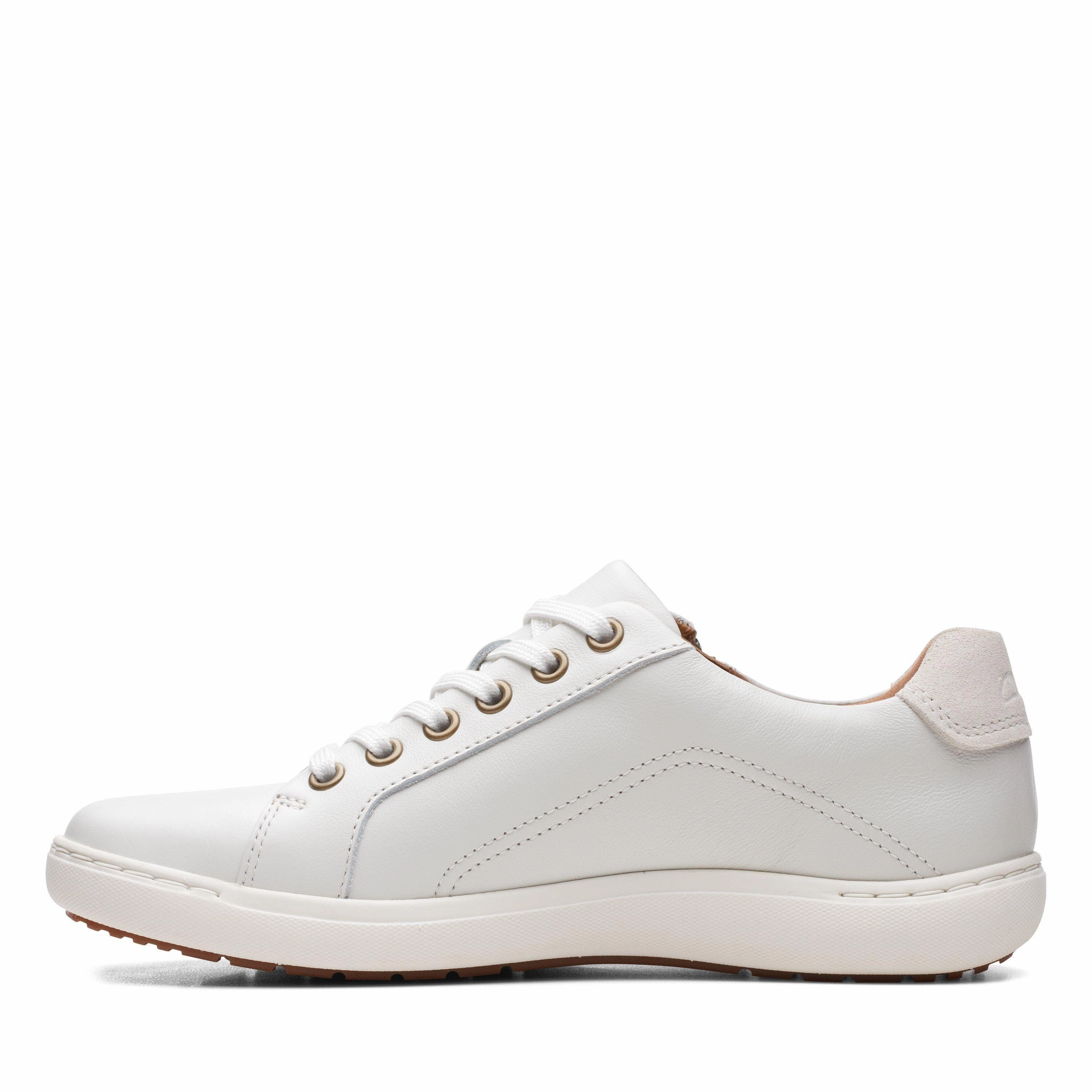 CLARKS NALLE LACE WOMEN'S MEDIUM AND WIDE Clarks classic leather shoes