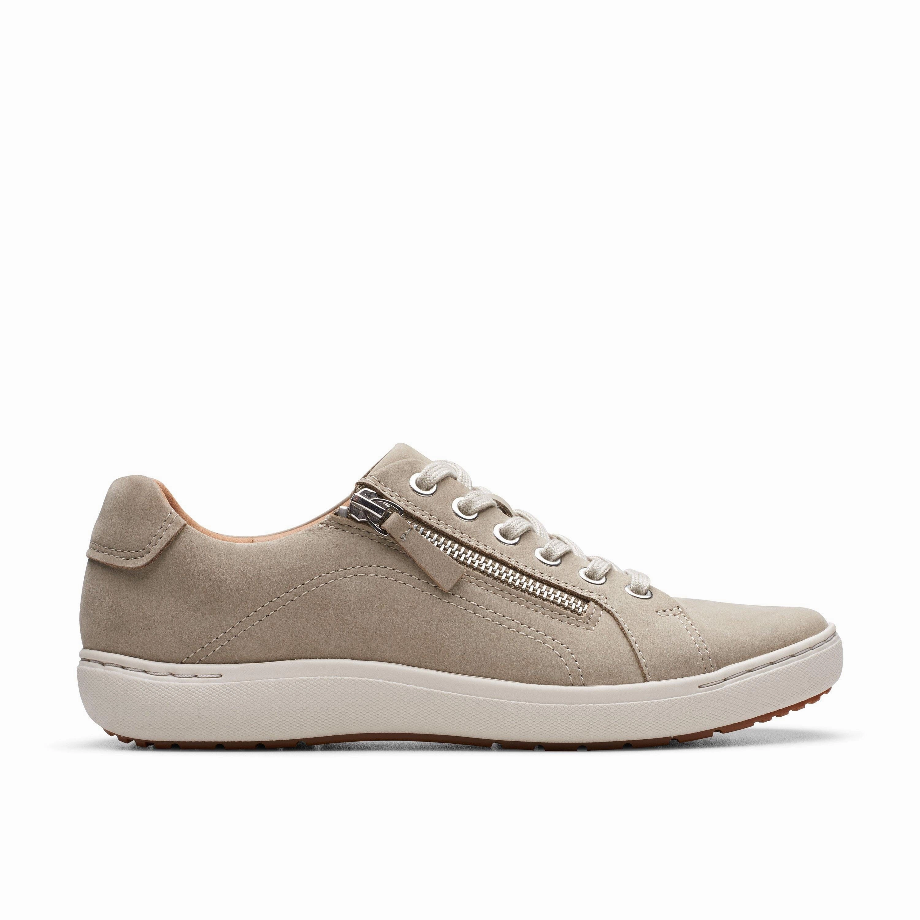 CLARKS NALLE LACE WOMEN'S MEDIUM AND WIDE Clarks classic leather shoes