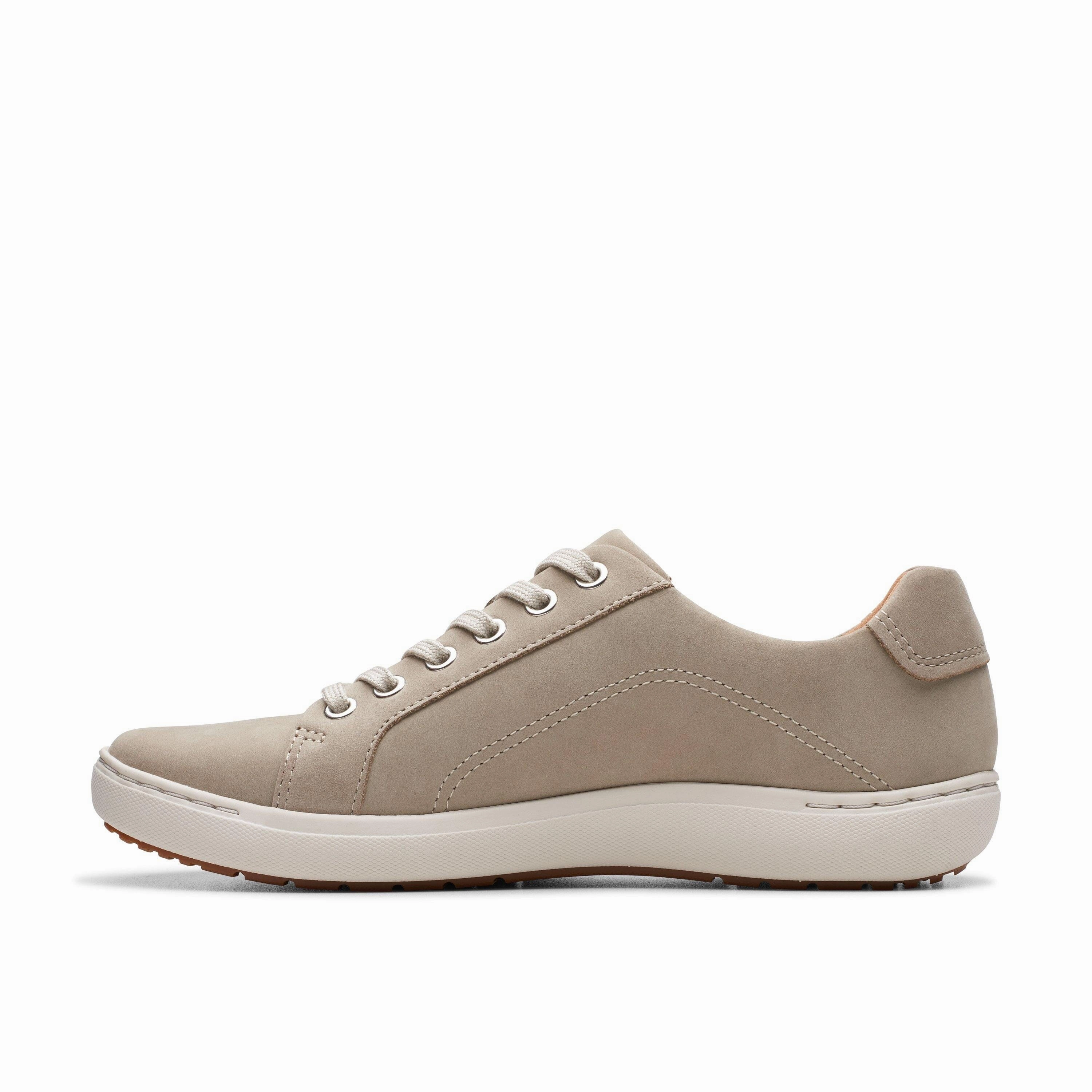 CLARKS NALLE LACE WOMEN'S MEDIUM AND WIDE Clarks classic leather shoes