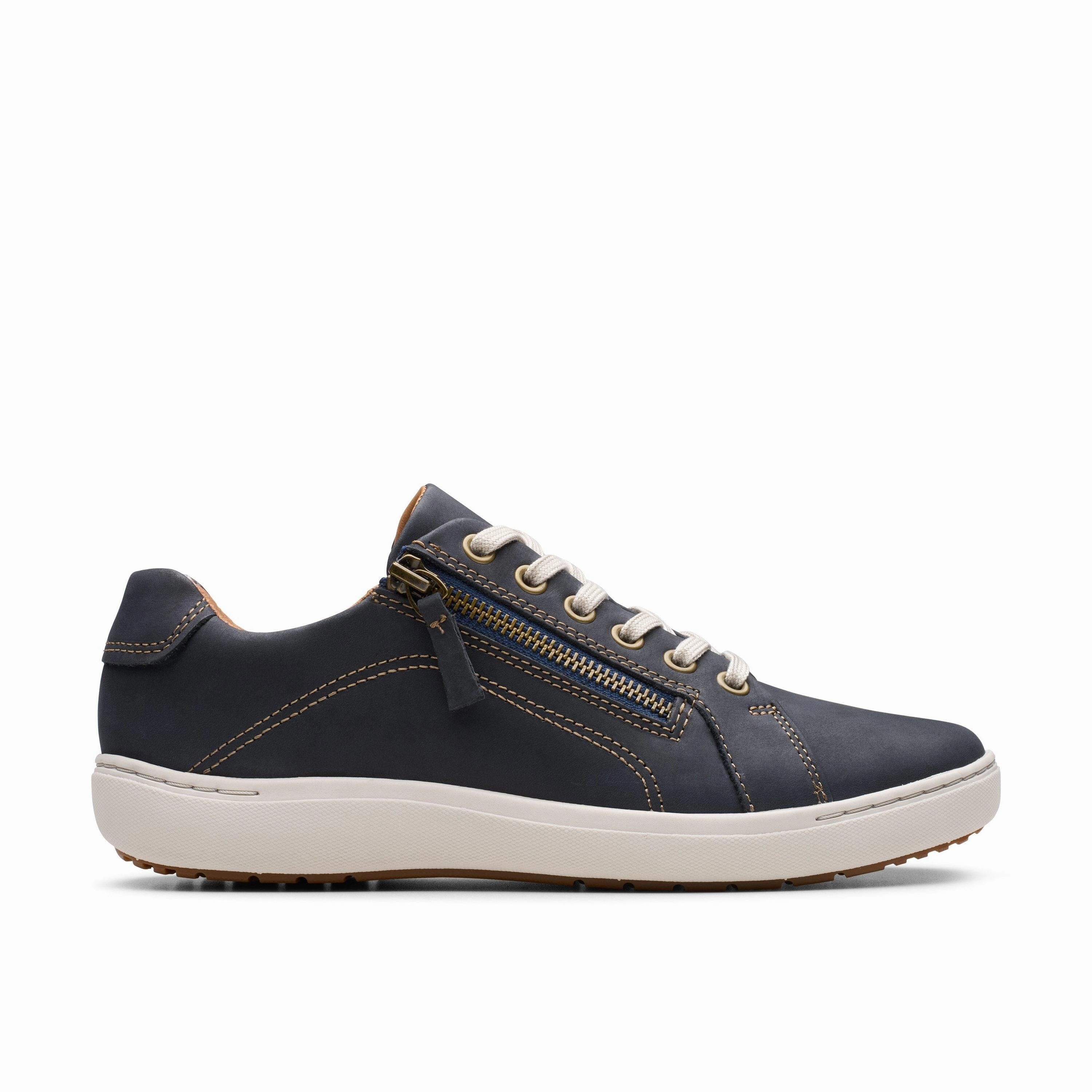 CLARKS NALLE LACE WOMEN'S MEDIUM AND WIDE Clarks classic leather shoes