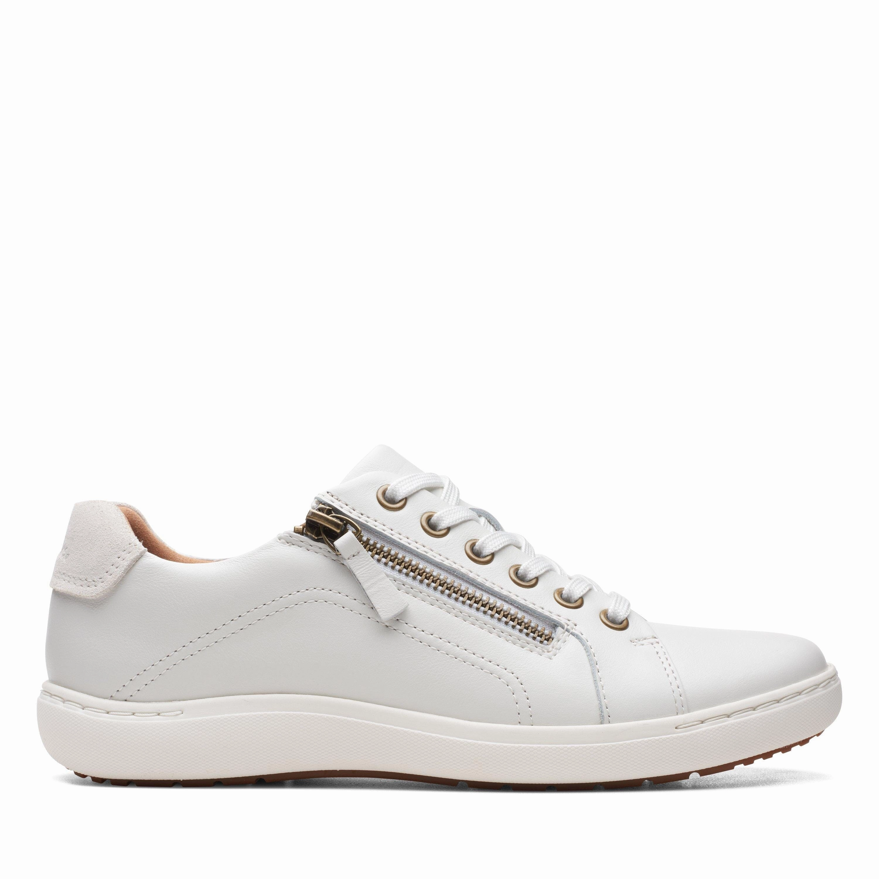 CLARKS NALLE LACE WOMEN'S MEDIUM AND WIDE Clarks classic leather shoes
