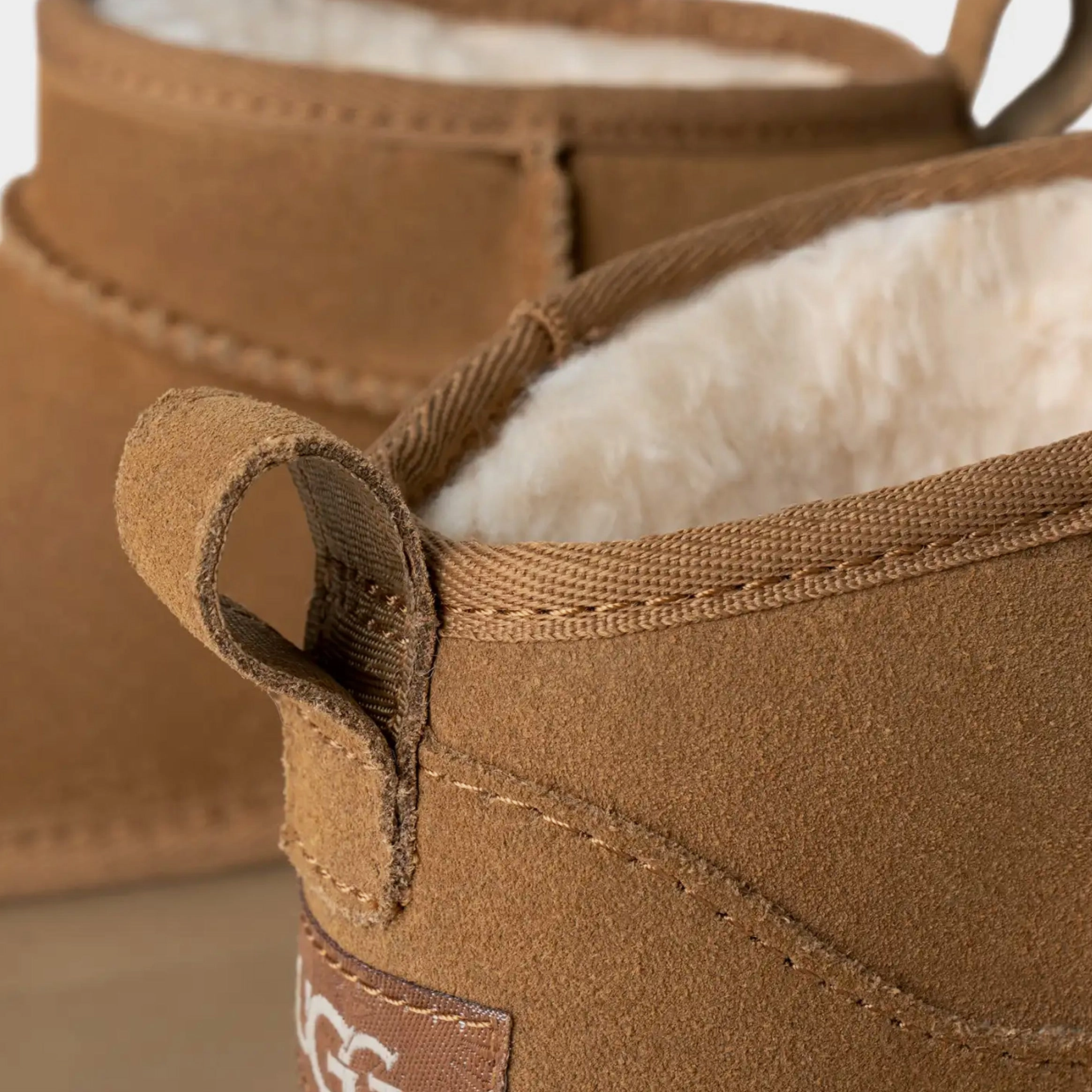 Classic Ultra Mini Platform Grade School Boots (Chestnut) Ugg Mini Boot Styles