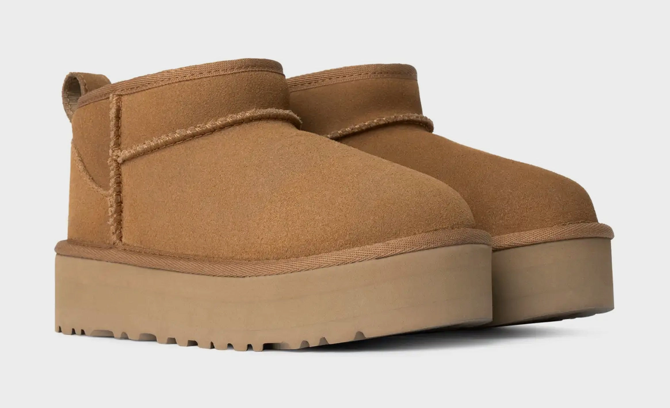 Classic Ultra Mini Platform Grade School Boots (Chestnut) Ugg Mini Boot Styles