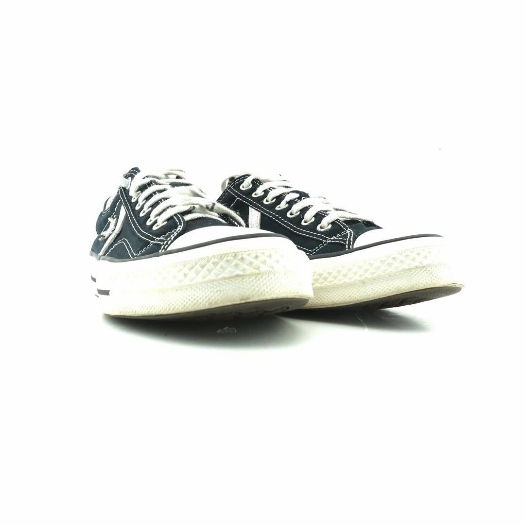 CONVERSE . retro Converse shoe angles