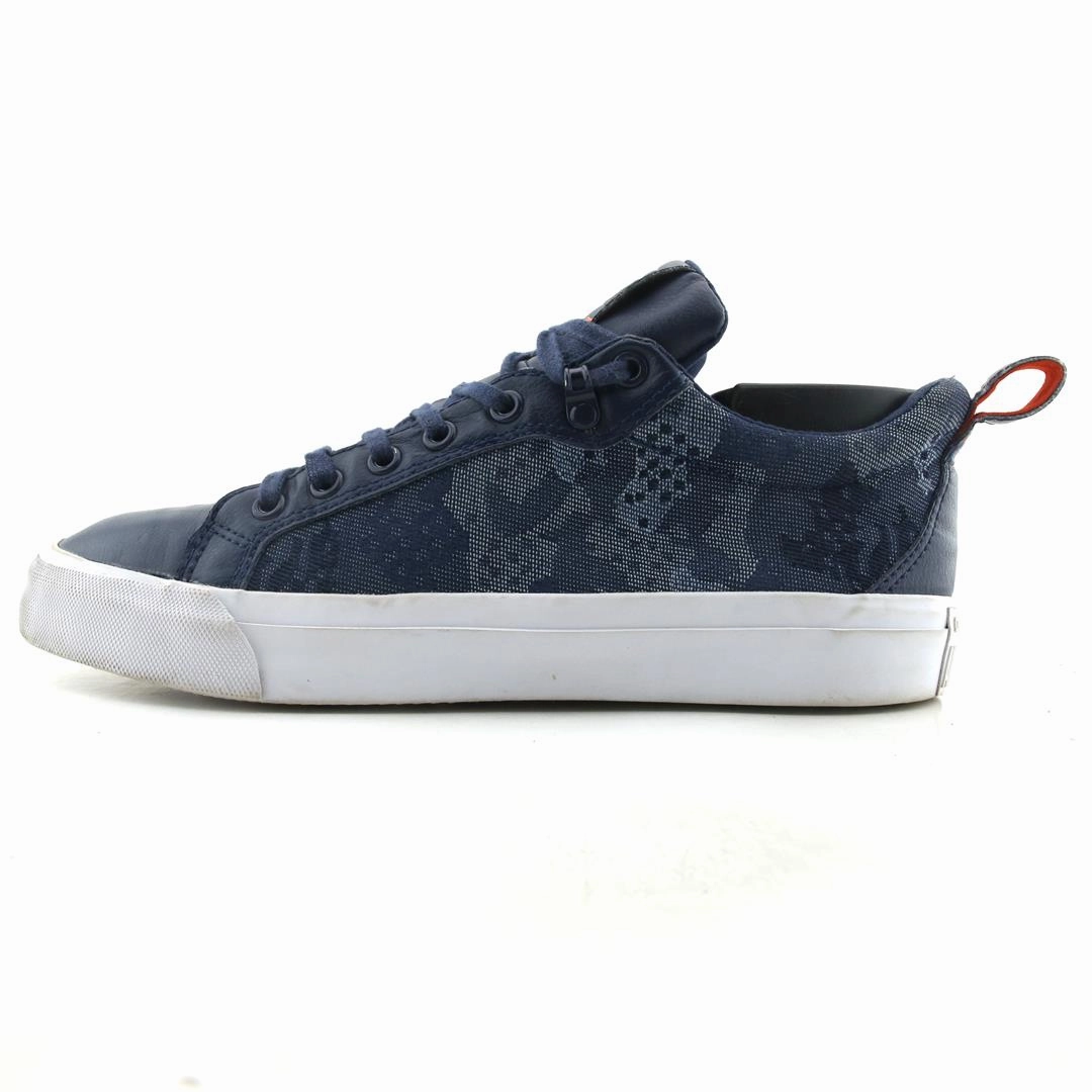 CONVERSE CHUCK TAYLOR ALL STAR FULTON OX Converse iconic footwear looks