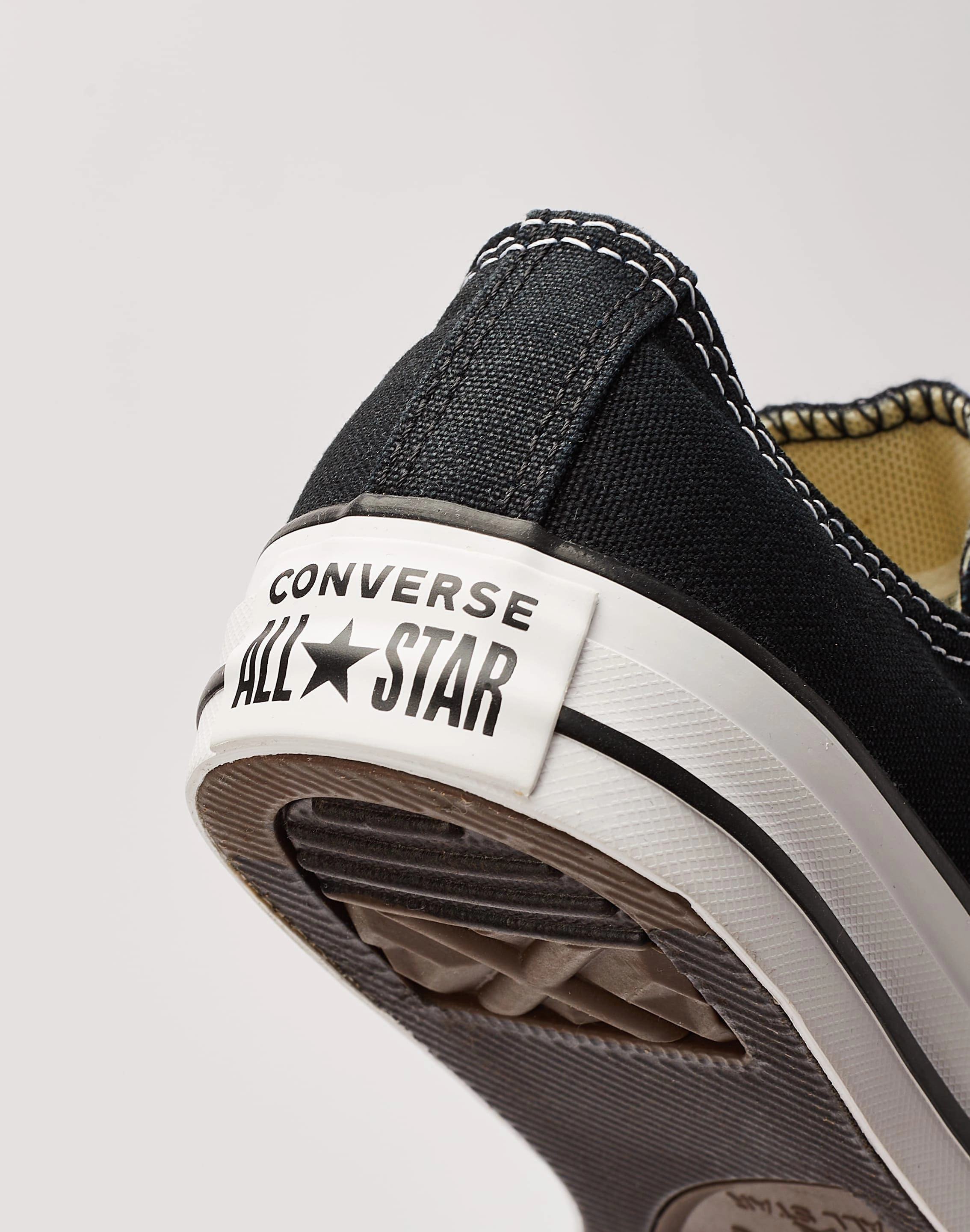 Converse Chuck Taylor All-Star Low Grade-School Street Casual Footwear