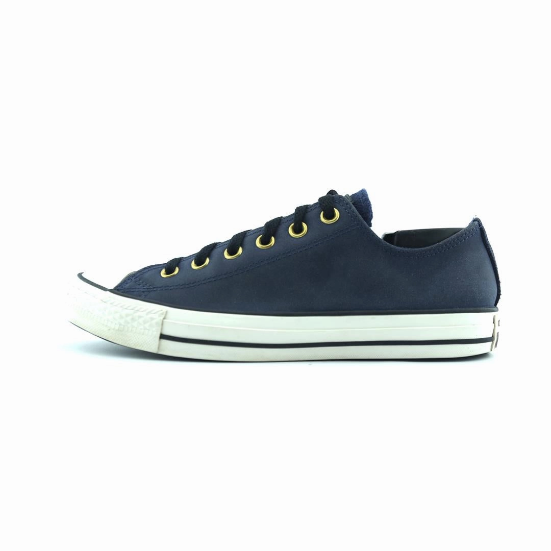 CONVERSE CHUCK TAYLOR ALL STAR SUEDE Converse retro sneaker designs