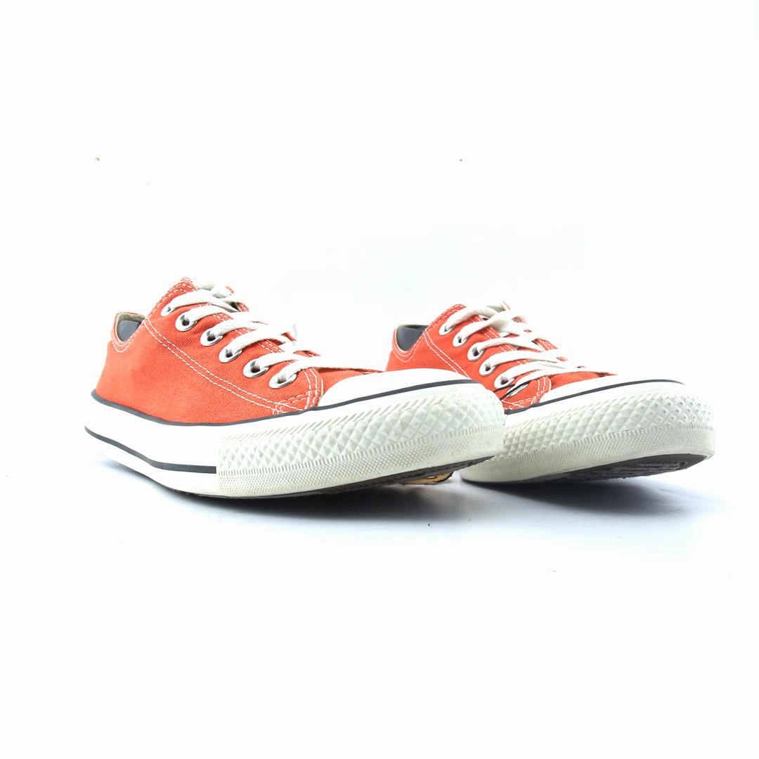 CONVERSE CHUCK TAYLOR ALL STAR vintage Converse footwear looks