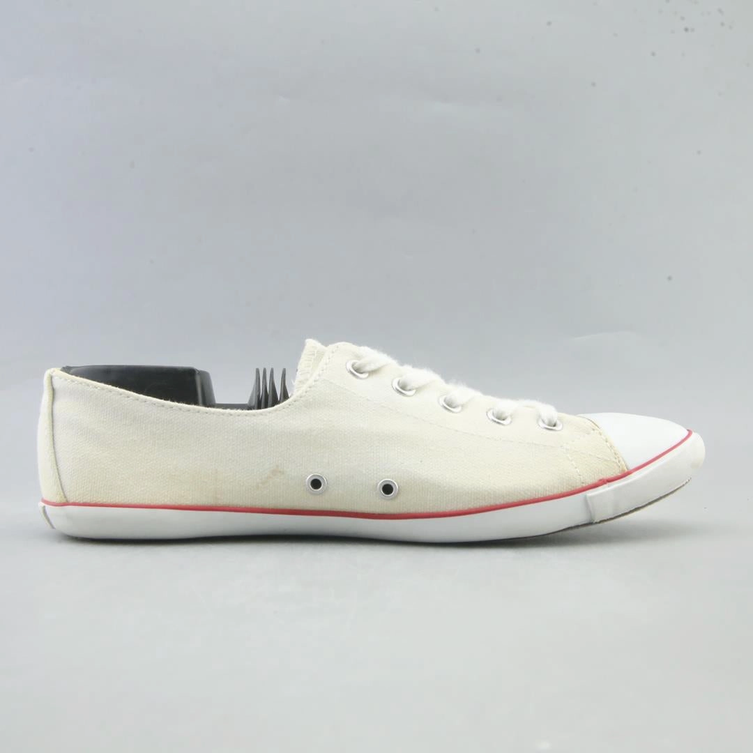 CONVERSE CHUCK TAYLOR ALL STAR vintage Converse footwear looks