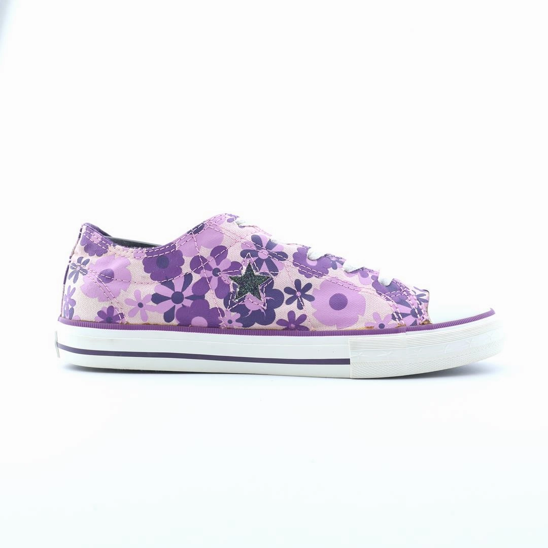 CONVERSE ONE STAR retro Converse shoe angles