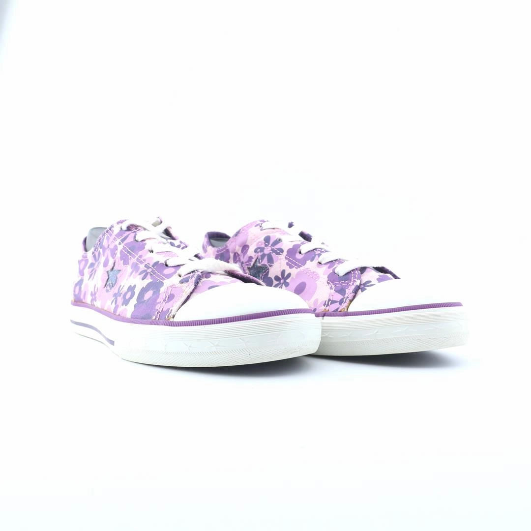 CONVERSE ONE STAR retro Converse shoe angles