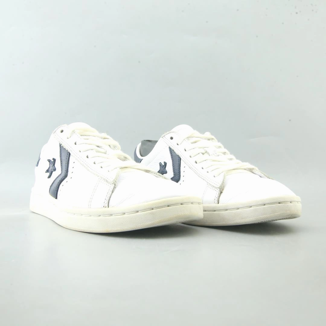 CONVERSE  PRO LEATHER retro Converse shoe angles