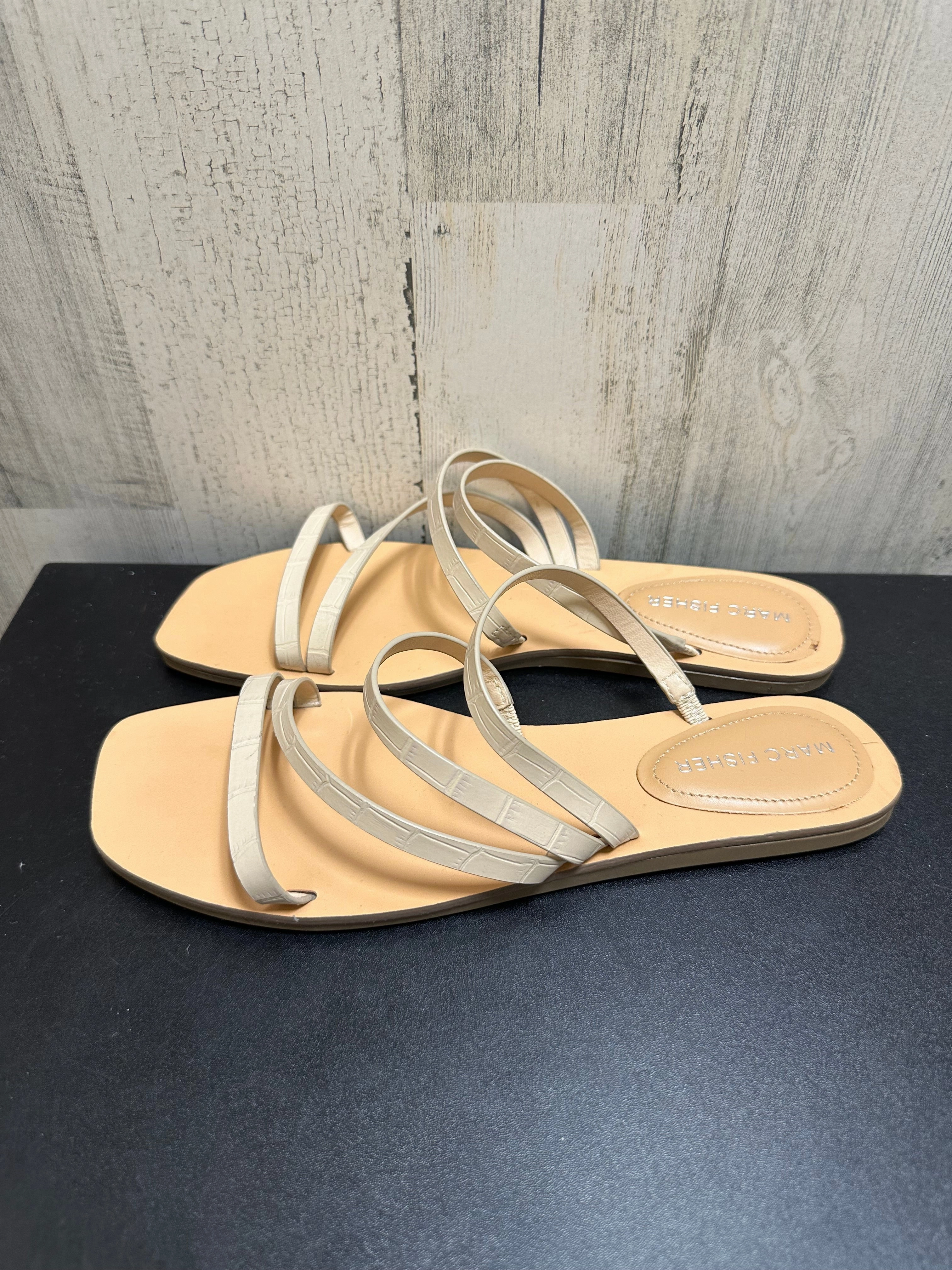 Cream Sandals Flats Marc Fisher, Size 8 Marc Fisher fashion shoes with block heels