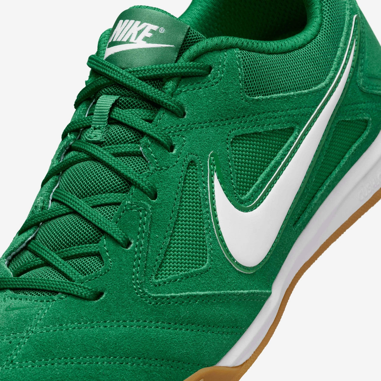 Gato Nike casual lifestyle sneakers