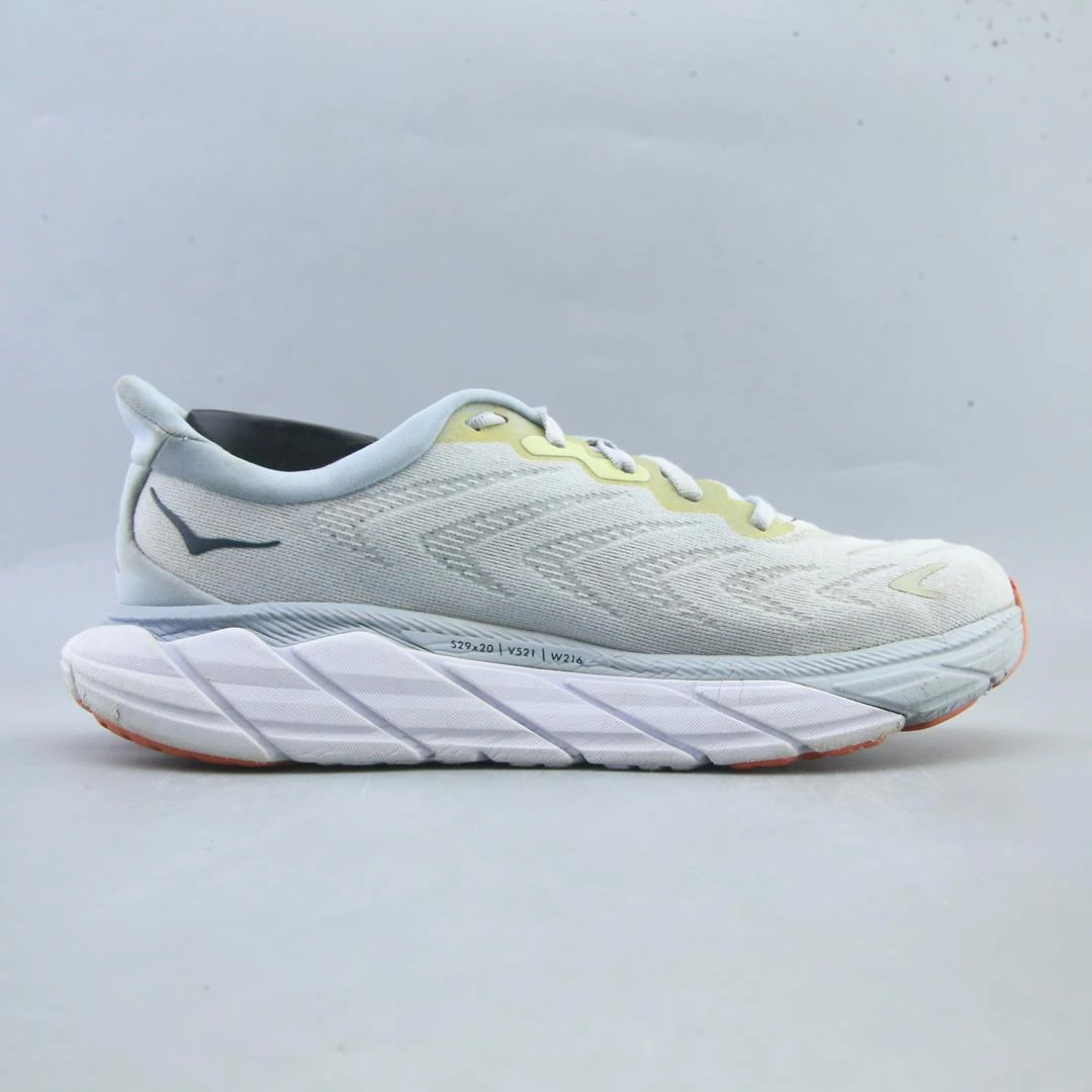 HOKA ONE ONE ARAHI 6 Hoka running shoe visuals
