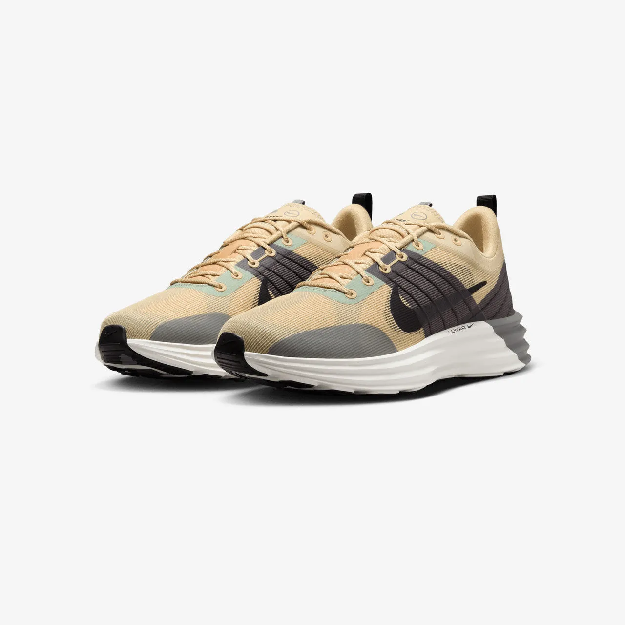 Lunar Roam Nike casual lifestyle sneakers
