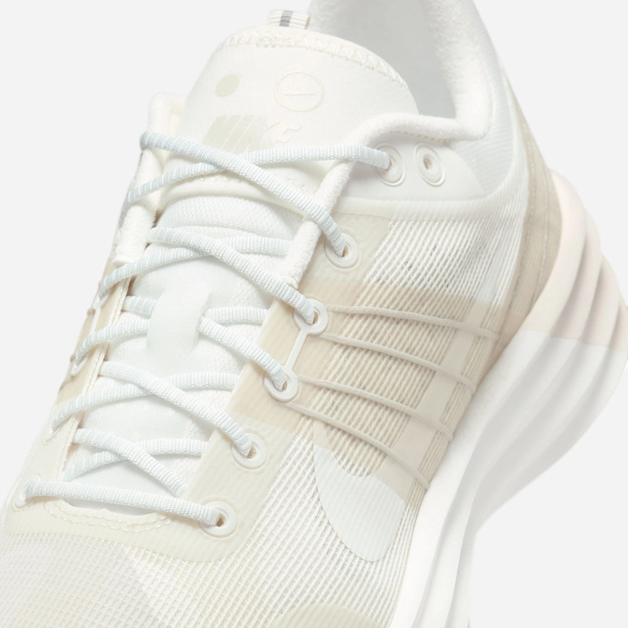 Lunar Roam Nike casual lifestyle sneakers