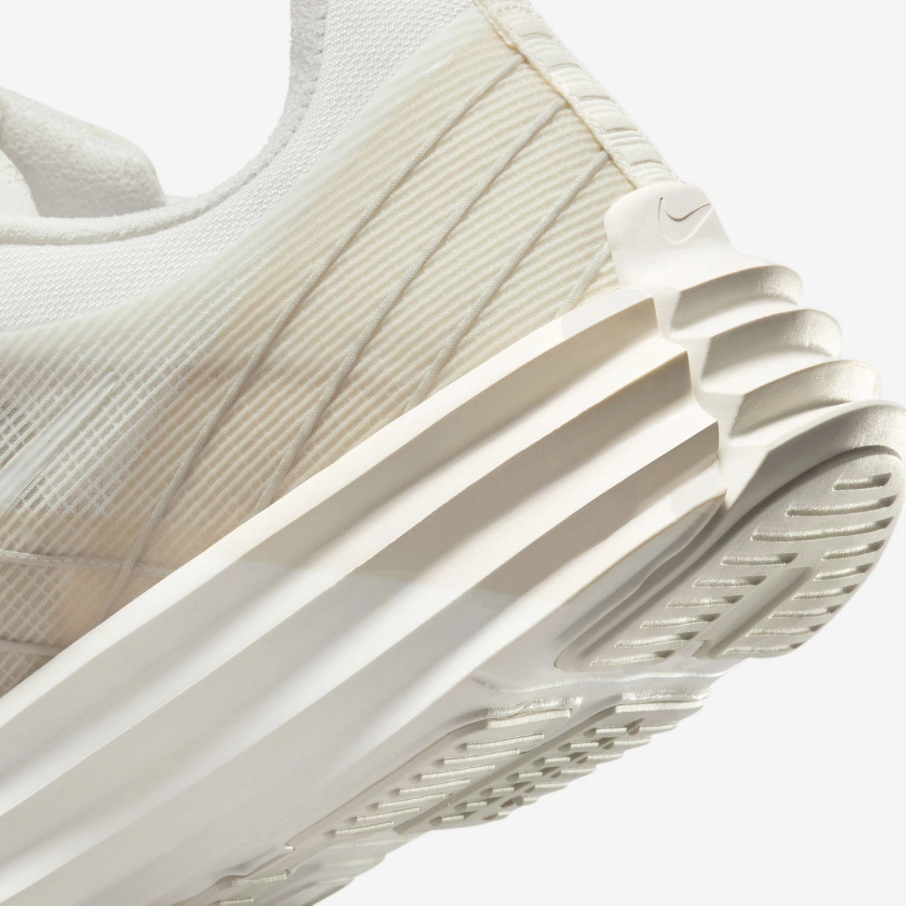 Lunar Roam Nike casual lifestyle sneakers