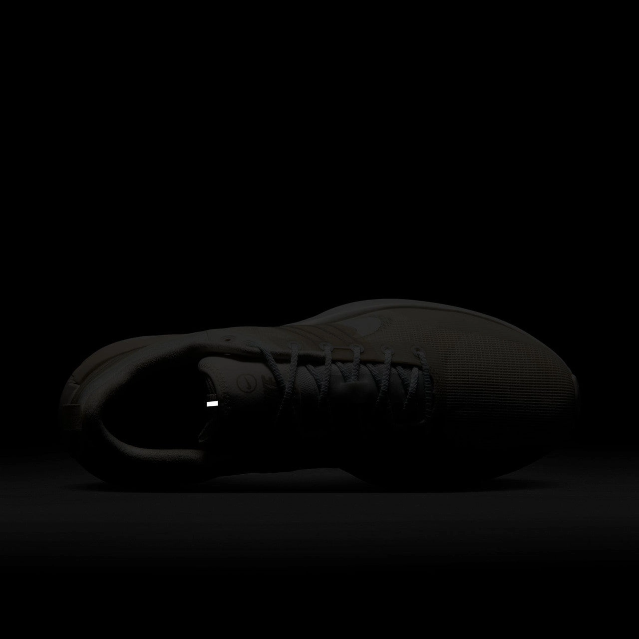 Lunar Roam Nike casual lifestyle sneakers