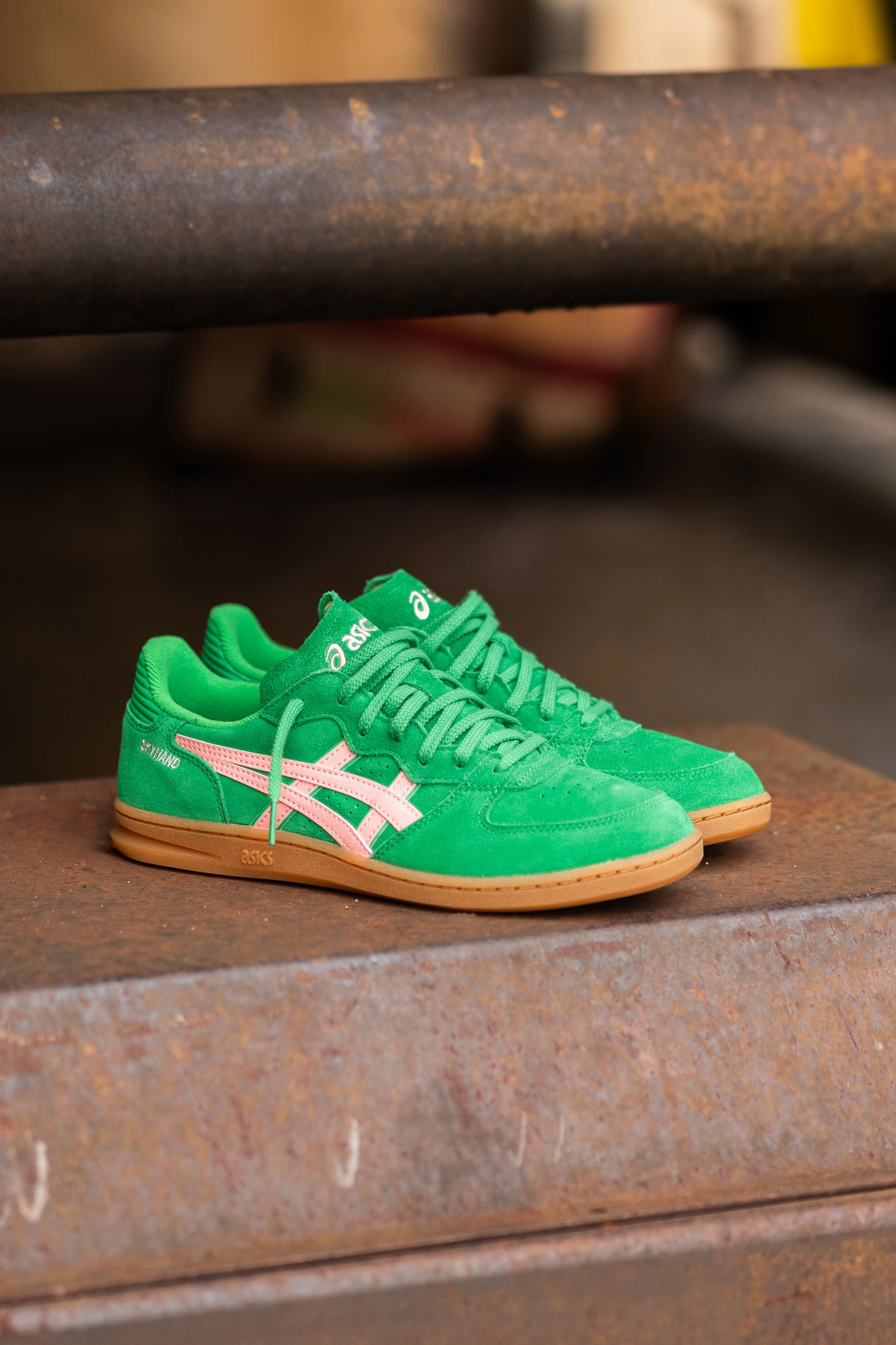 Men's Asics Skyhand OG (Cilantro/Grapefruit) running shoe close-up shots