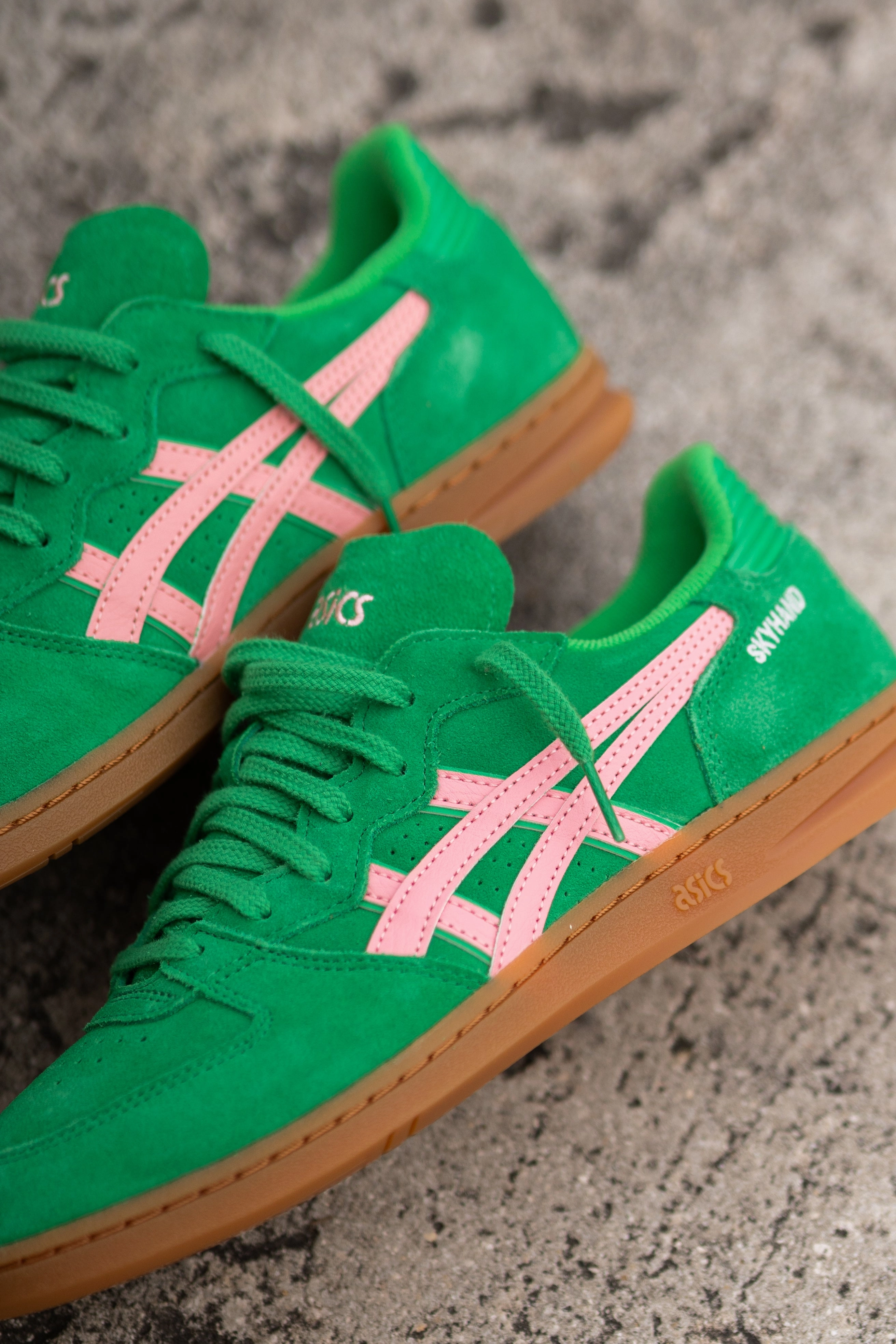 Men's Asics Skyhand OG (Cilantro/Grapefruit) running shoe close-up shots