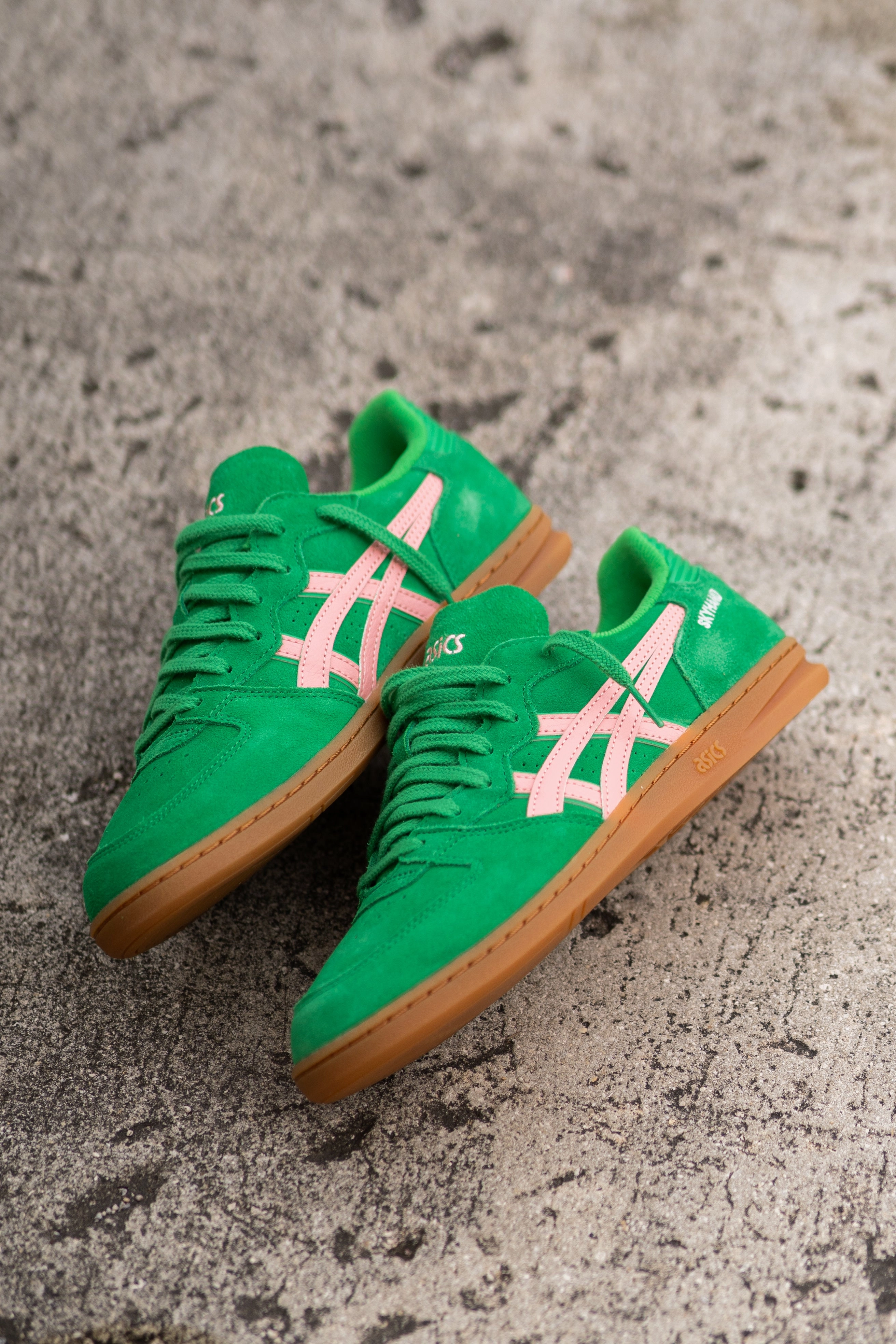 Men's Asics Skyhand OG (Cilantro/Grapefruit) running shoe close-up shots