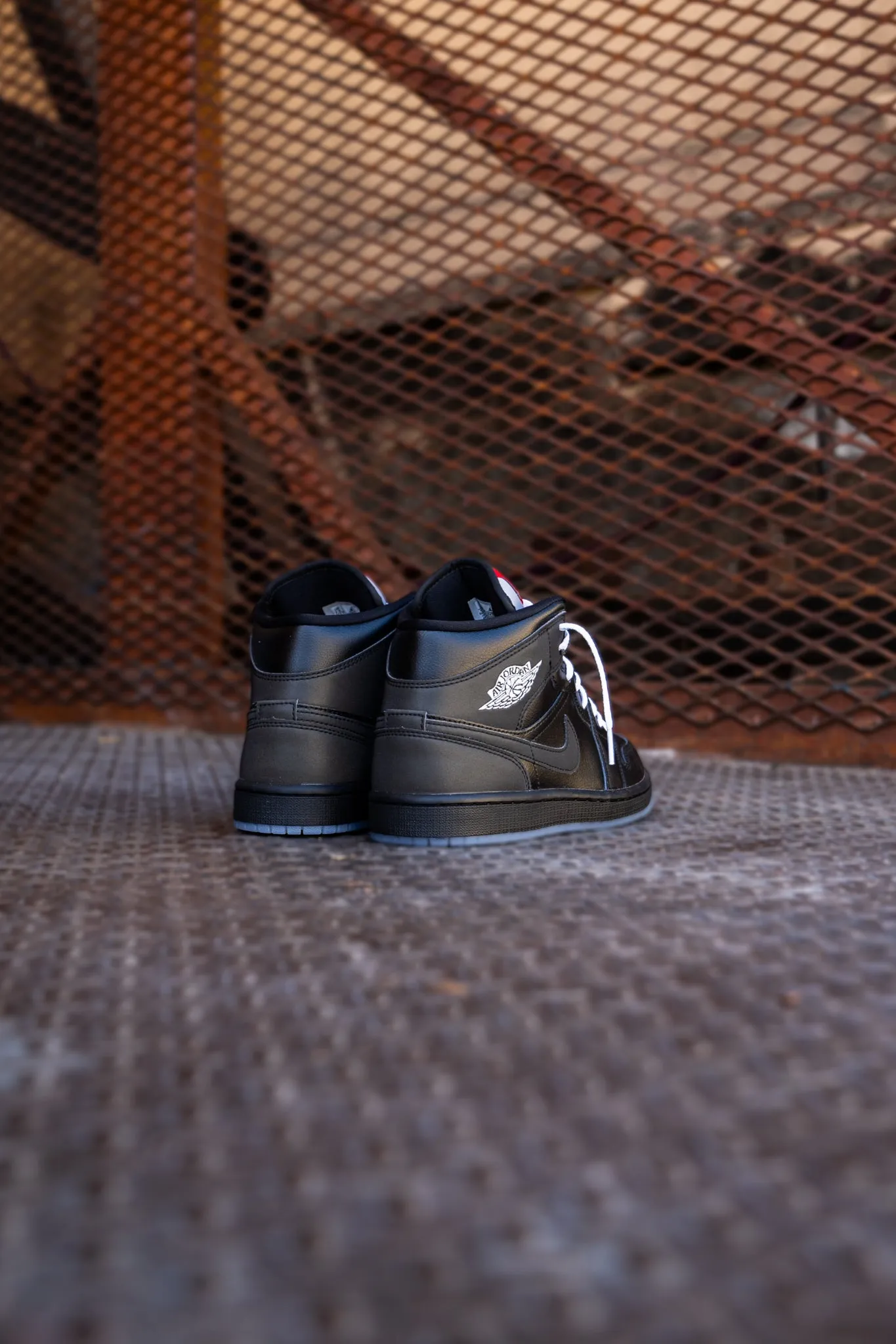 Mens Air Jordan 1 Mid SE (Black/White/Wolf Grey) Nike cutting-edge sport shoes
