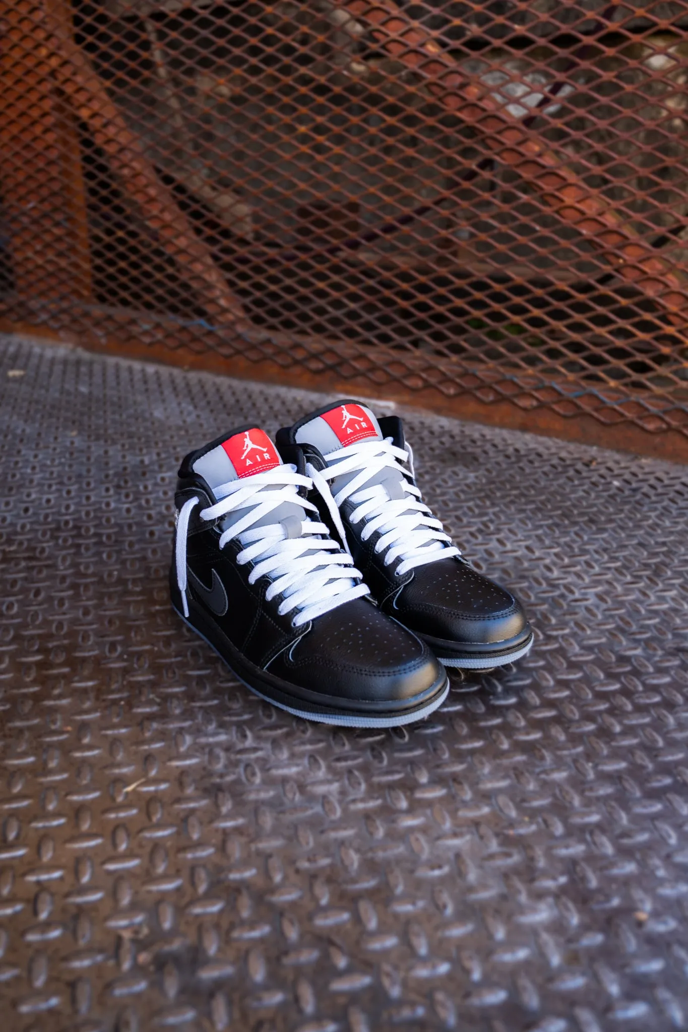 Mens Air Jordan 1 Mid SE (Black/White/Wolf Grey) Nike cutting-edge sport shoes