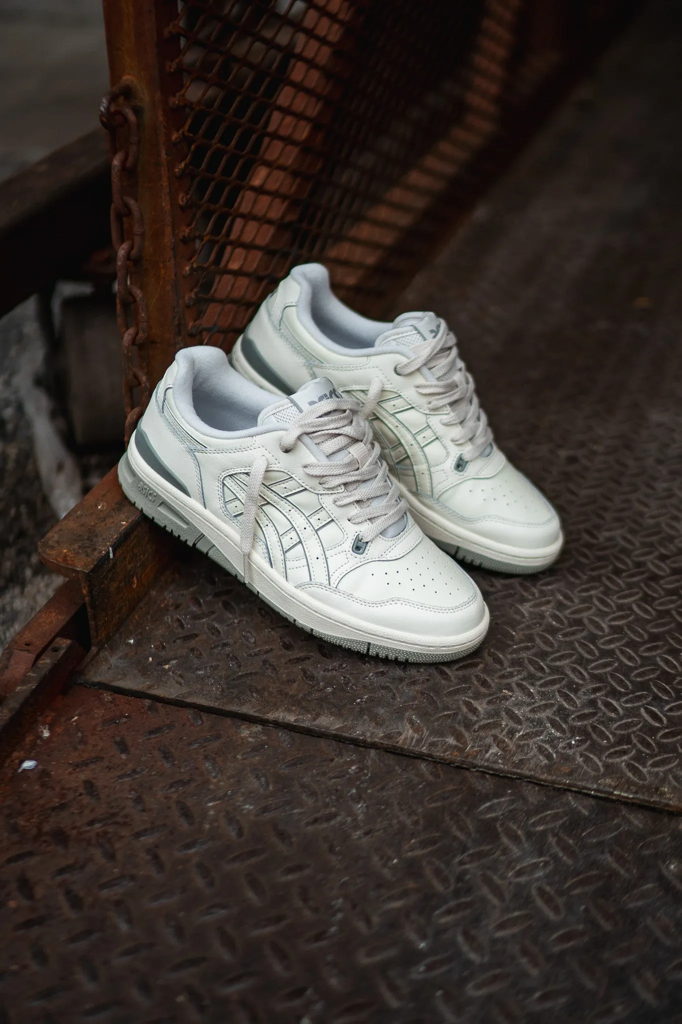 Mens Asics EX89 (Cream/White Sage) running shoe close-up shots