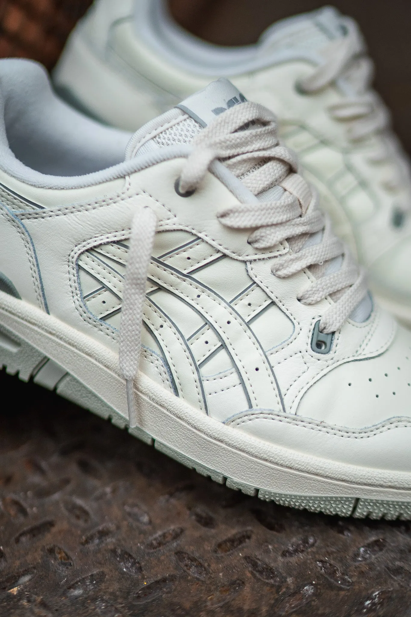 Mens Asics EX89 (Cream/White Sage) running shoe close-up shots