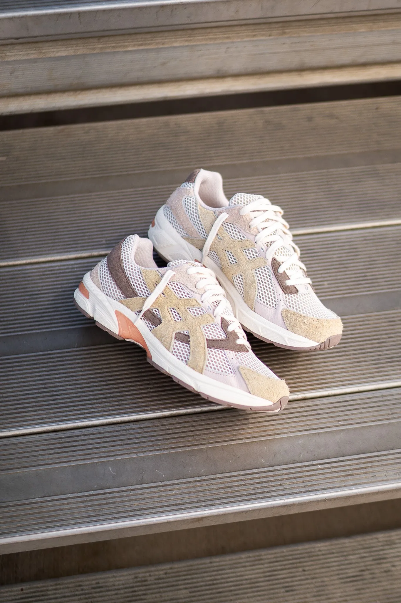 Mens Asics Gel-1130 (Birch/Sand) running shoe close-up shots