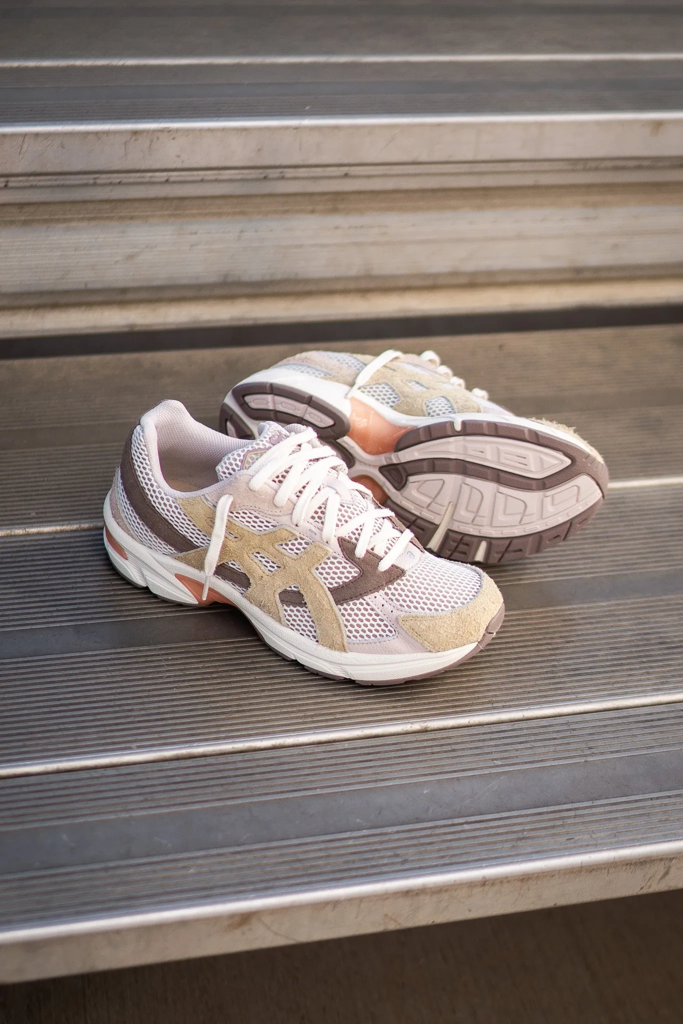 Mens Asics Gel-1130 (Birch/Sand) running shoe close-up shots