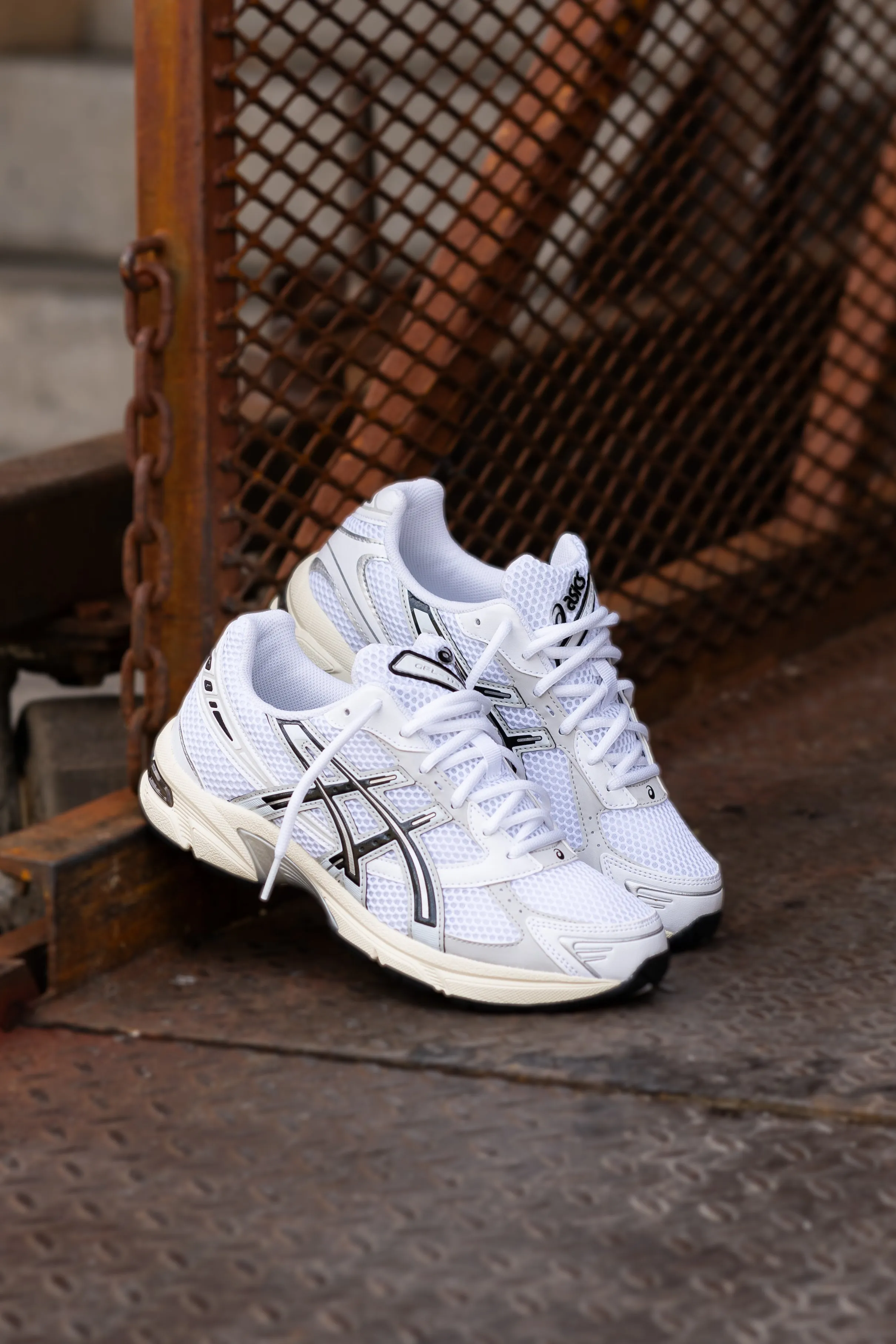 Mens Asics Gel-1130 (White/Cloud Grey) running shoe close-up shots
