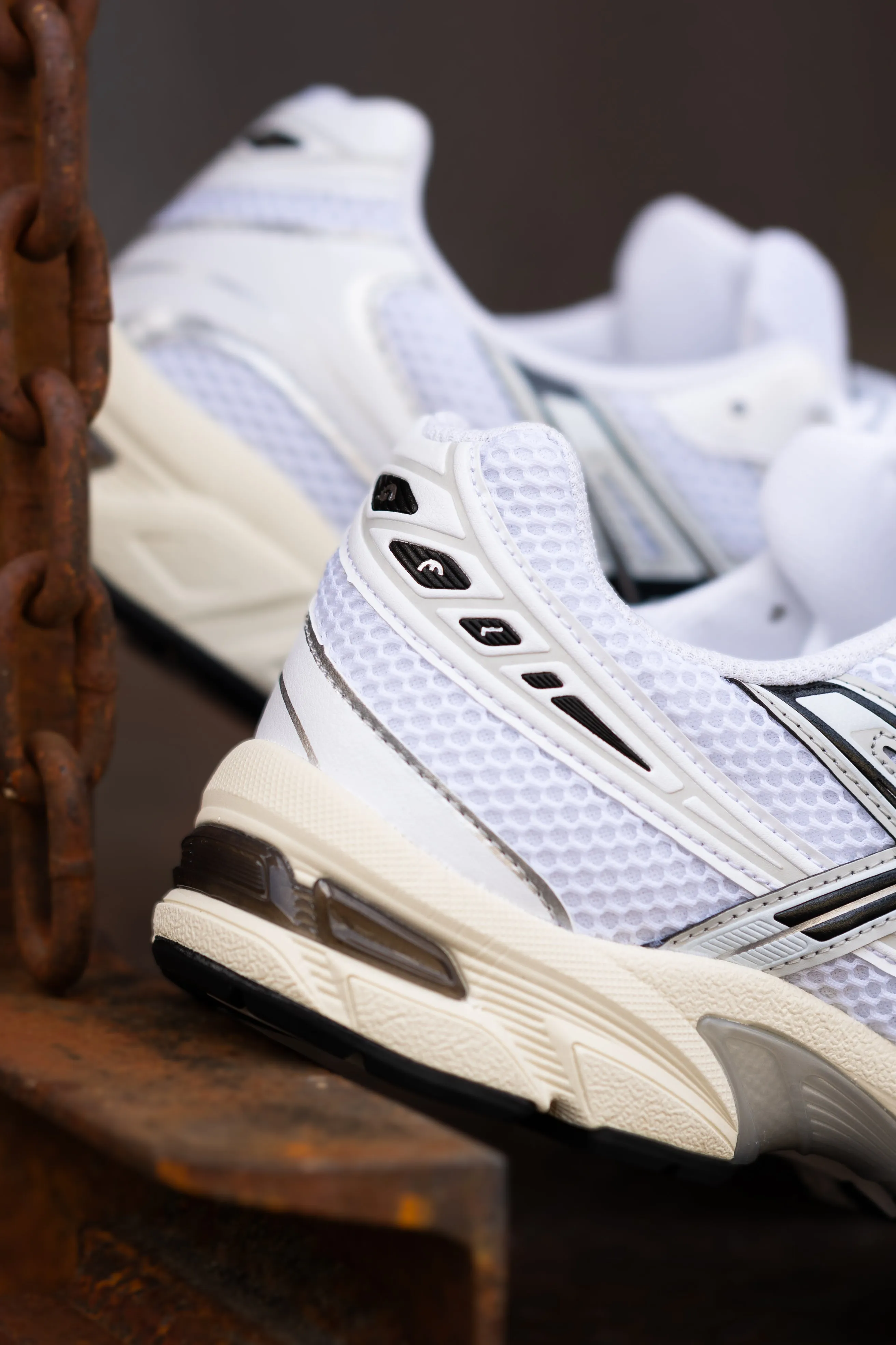 Mens Asics Gel-1130 (White/Cloud Grey) running shoe close-up shots